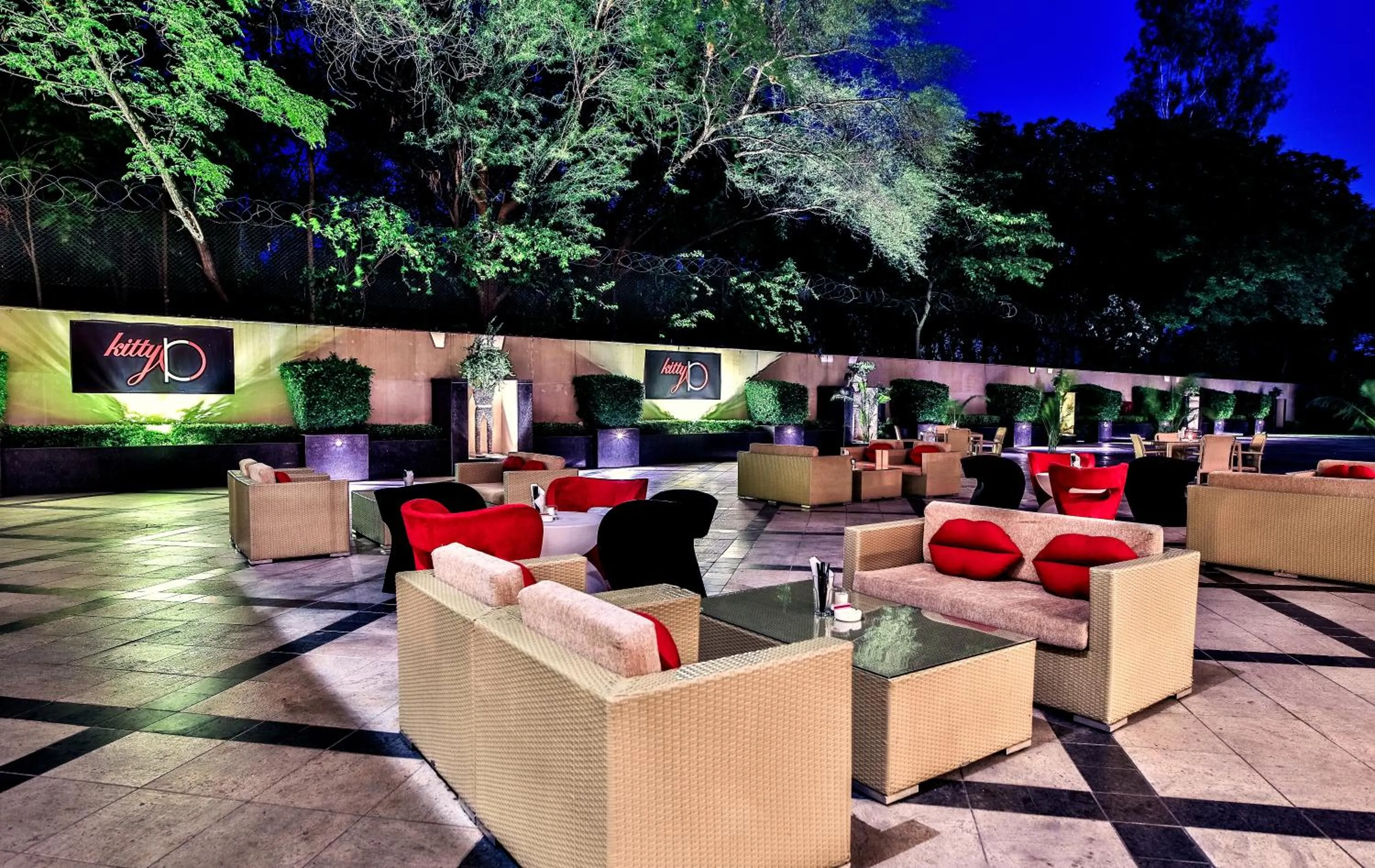 Restaurant/places to eat in The Lalit Chandigarh