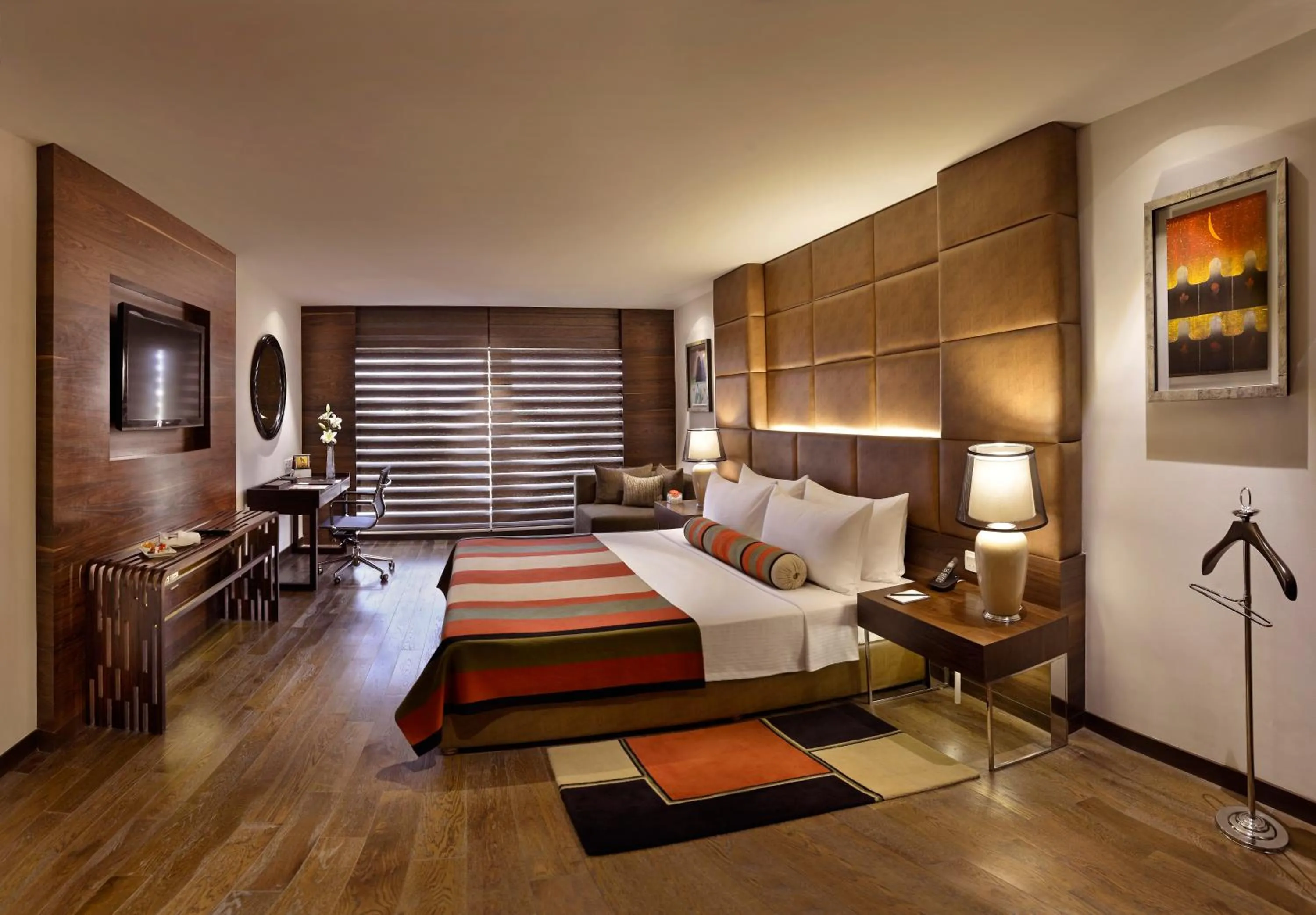 Bed in The Lalit Chandigarh