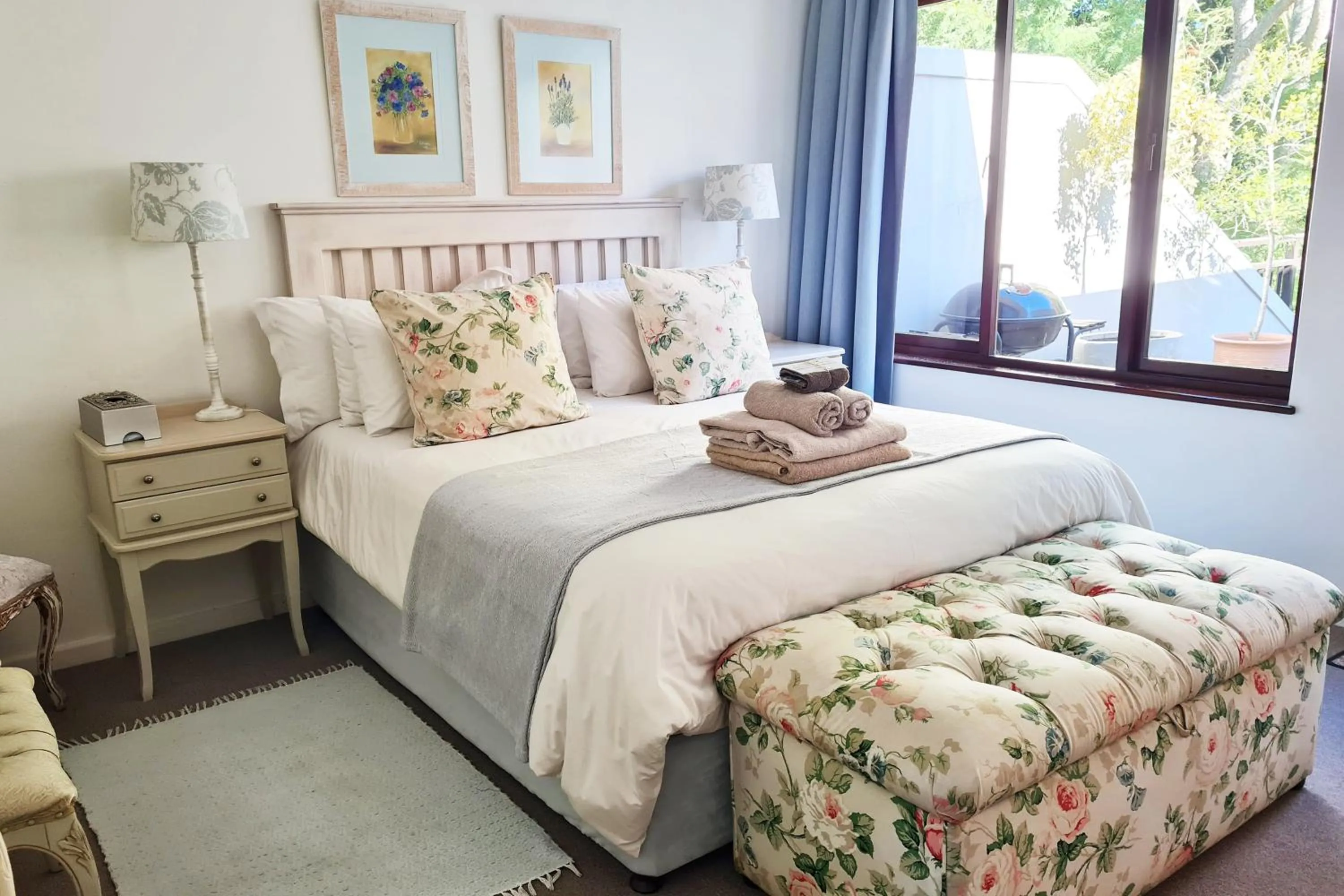 Bedroom, Bed in Cherry Berry Guest House