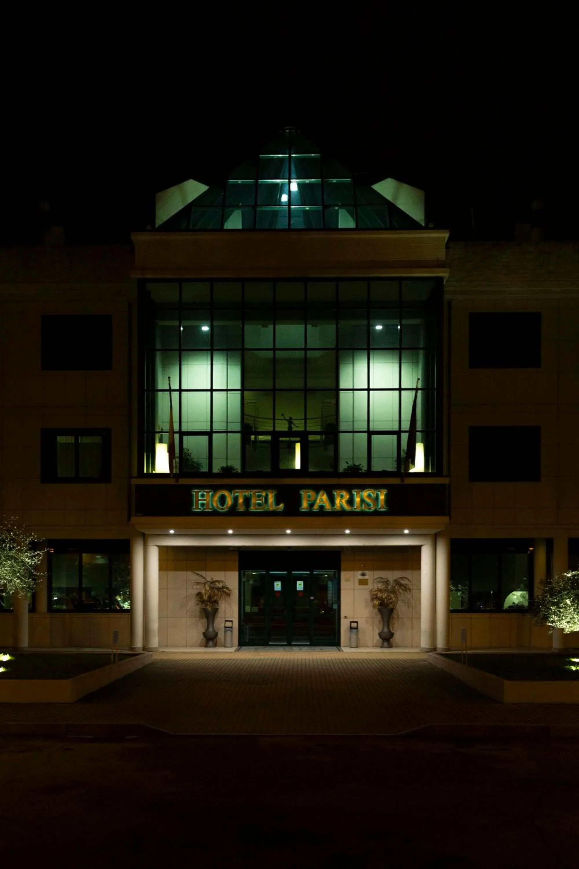 Property building in Hotel Parisi