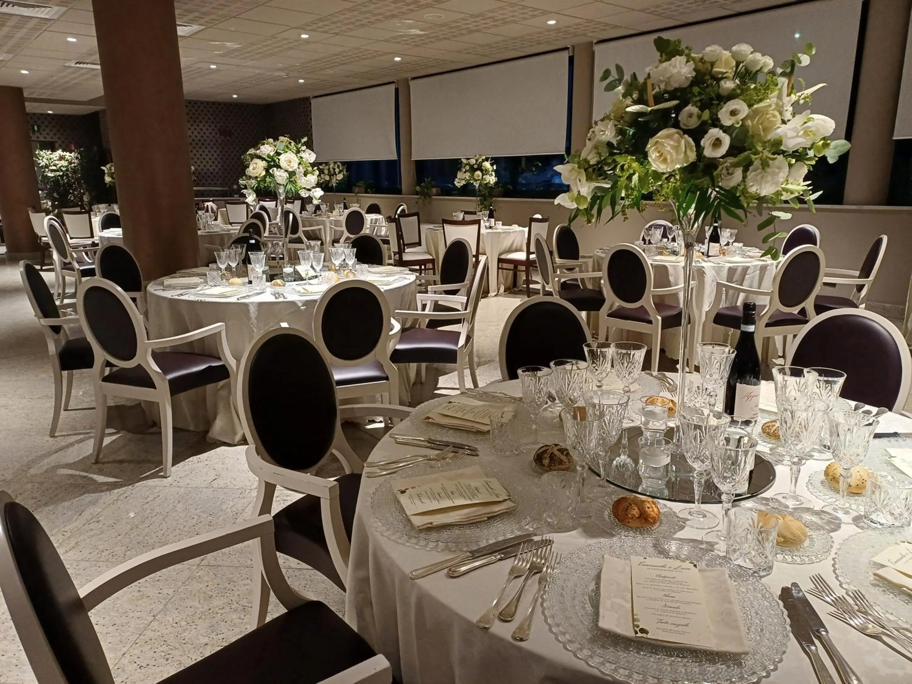 Restaurant/places to eat in Hotel Parisi