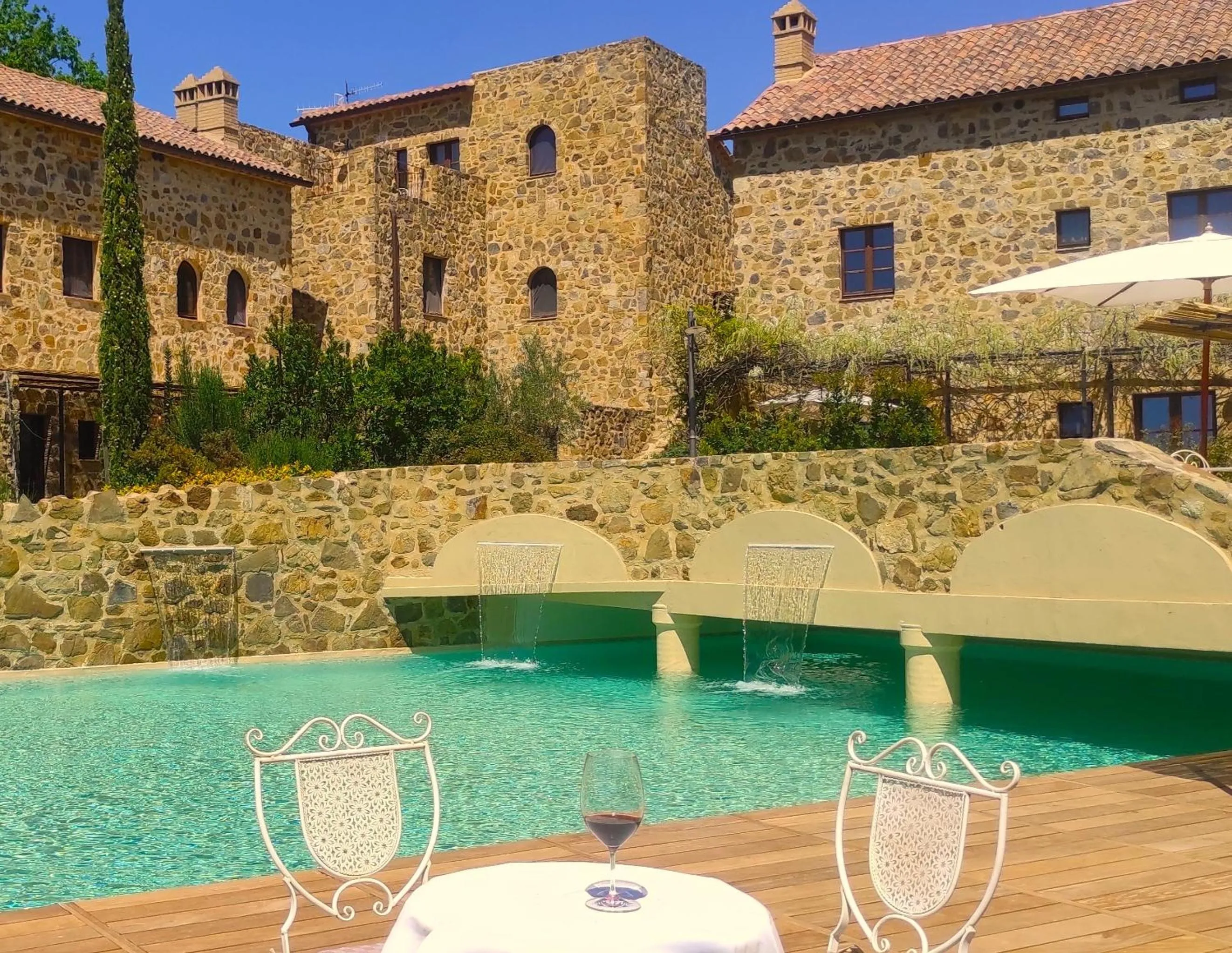 Property building in Castel Brunello