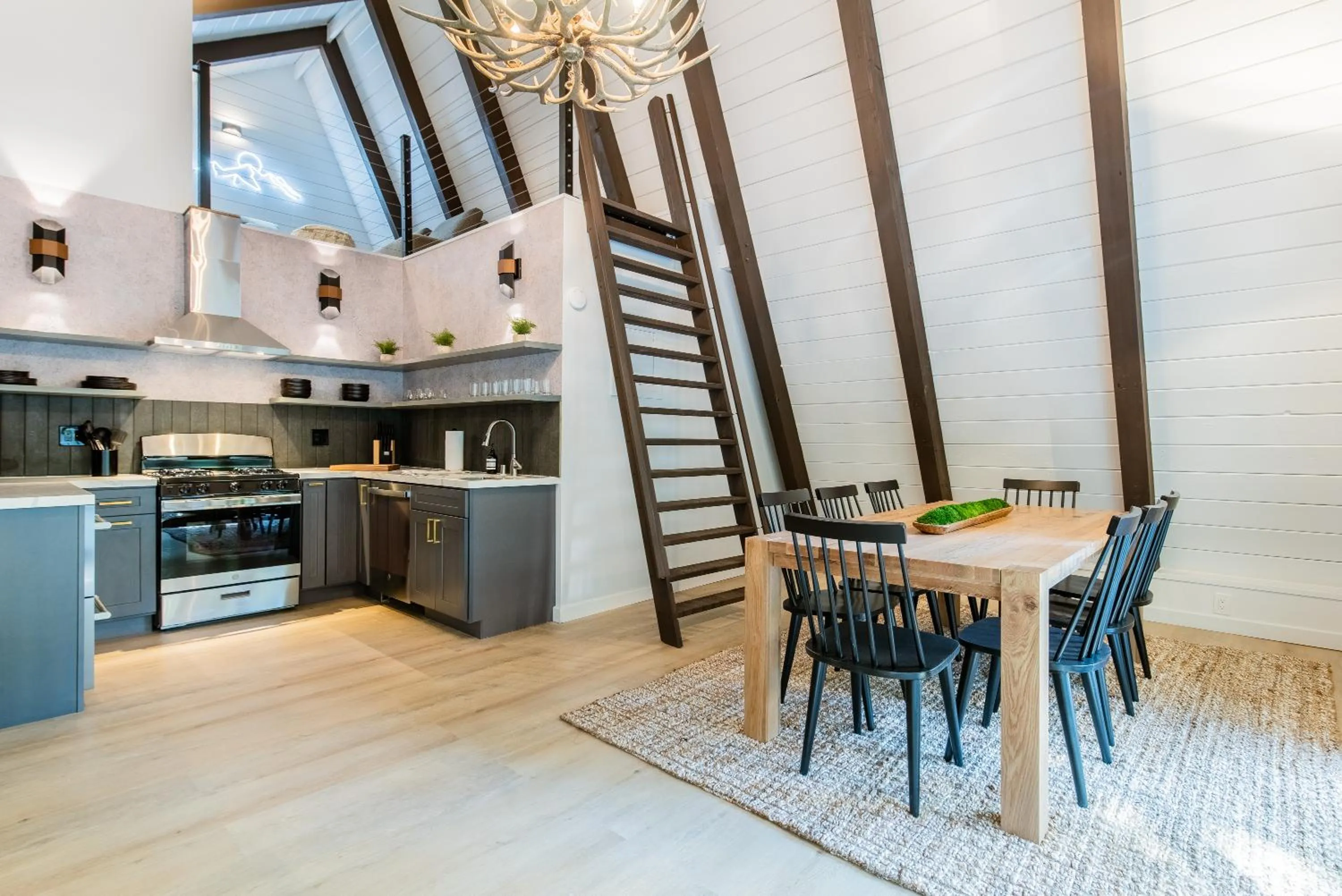 Dining area in The Kingsley Hotel
