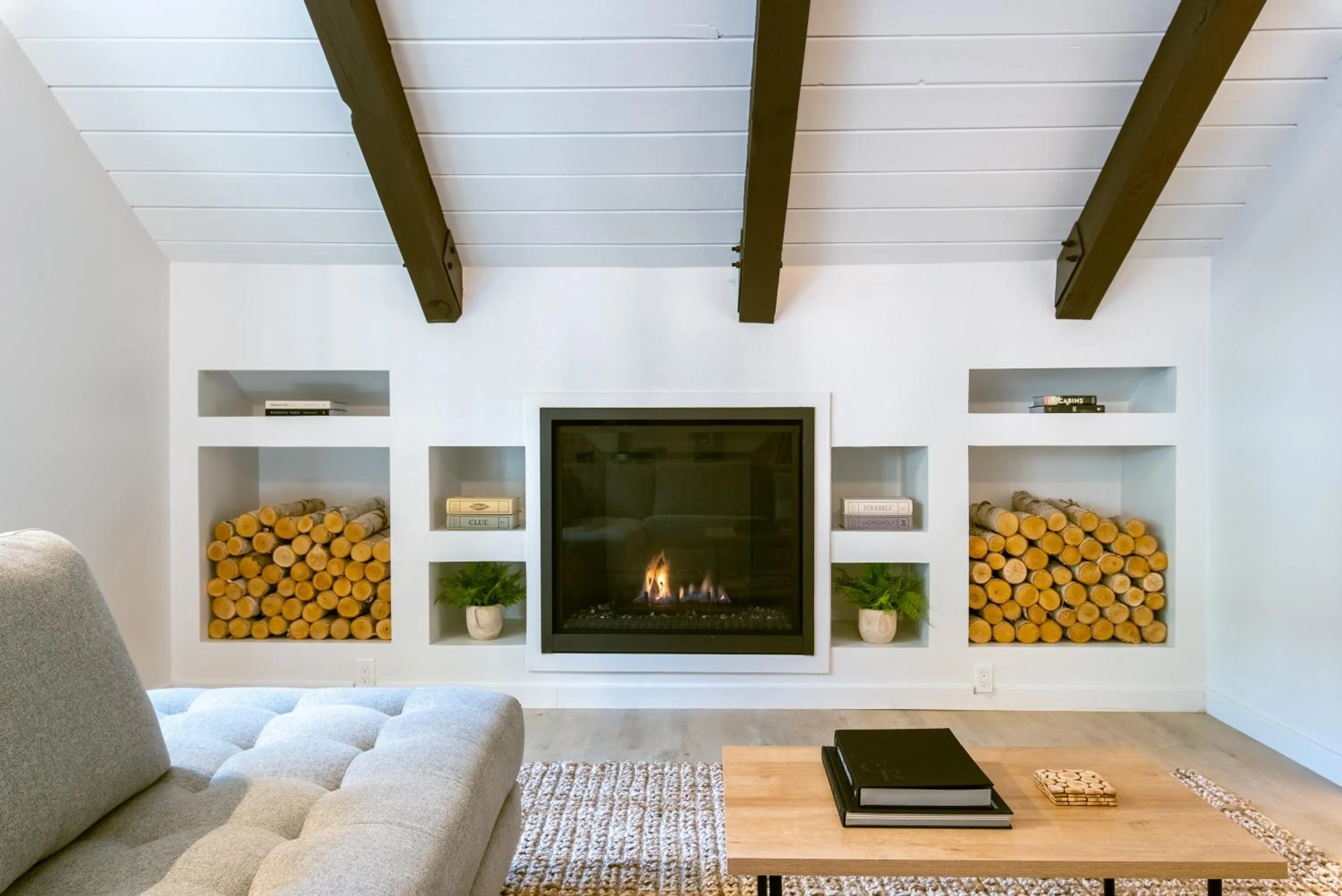 Communal lounge/ TV room in The Kingsley Hotel