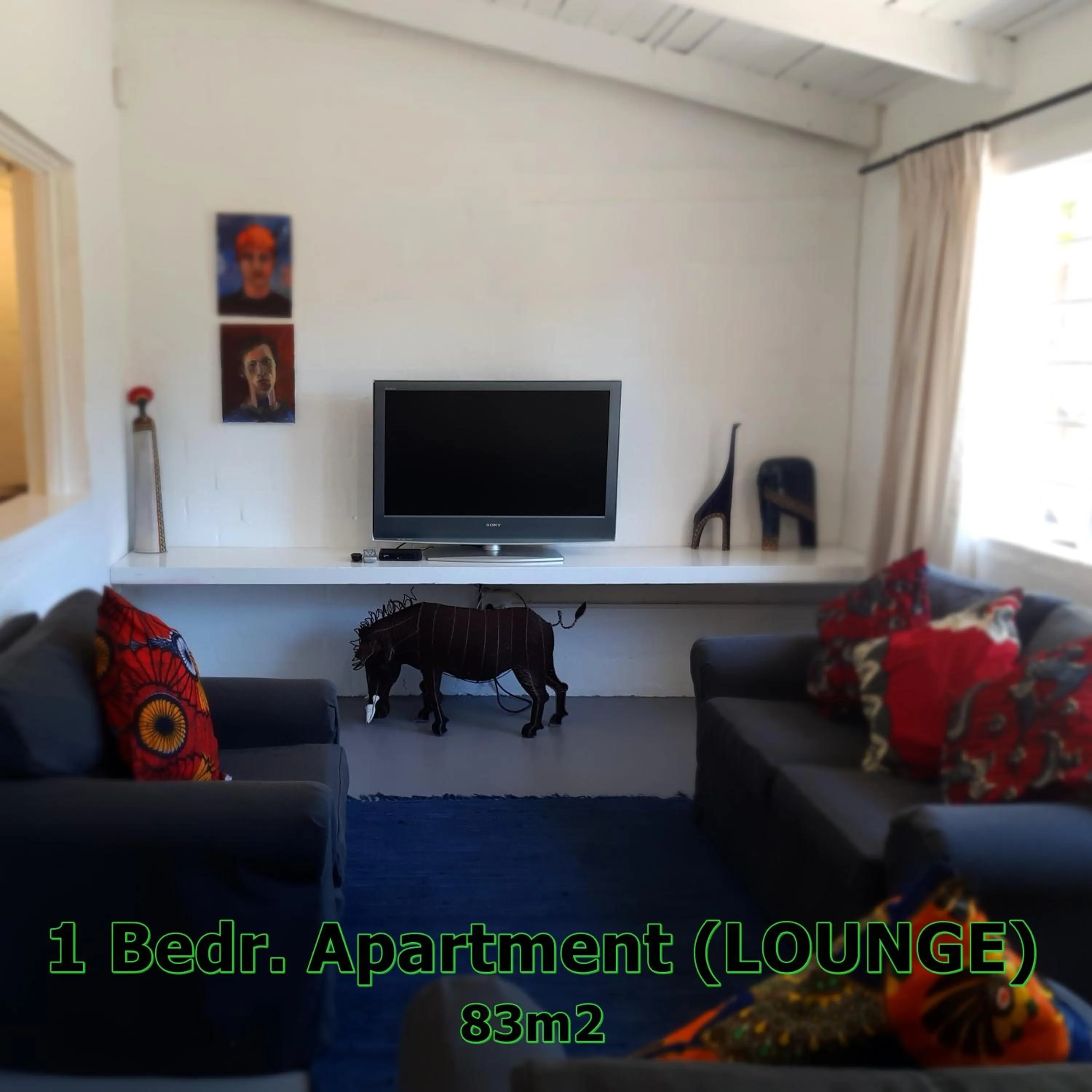 Communal lounge/ TV room in Hornbill House Self Catering Accommodation
