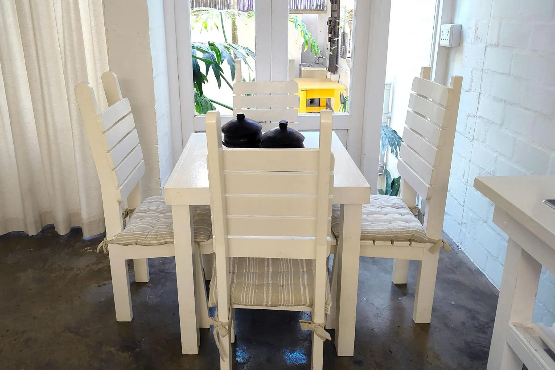 Dining area in Hornbill House Self Catering Accommodation