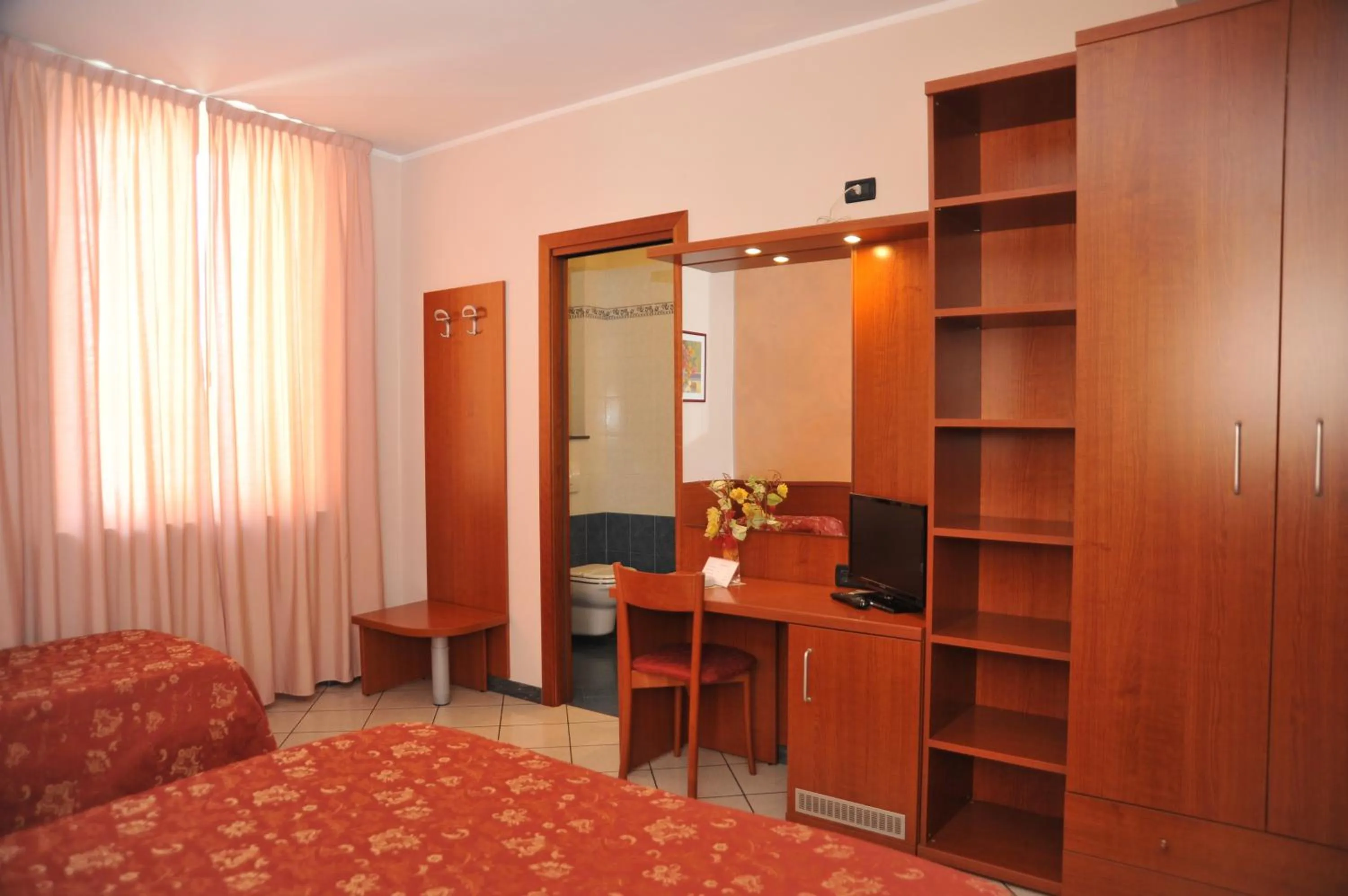 Day, Bed in Hotel Stazione