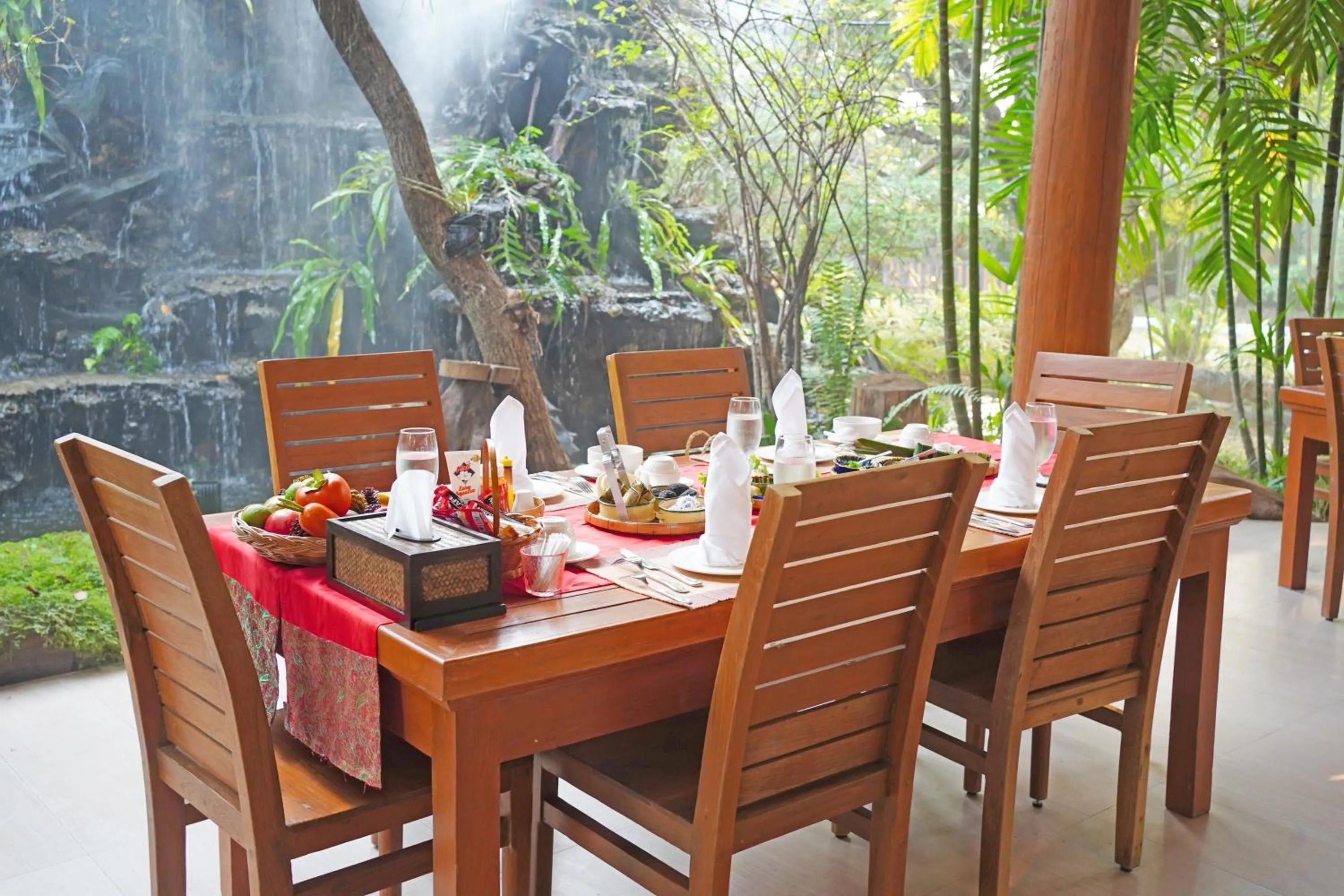 Breakfast in Vanasin Residence