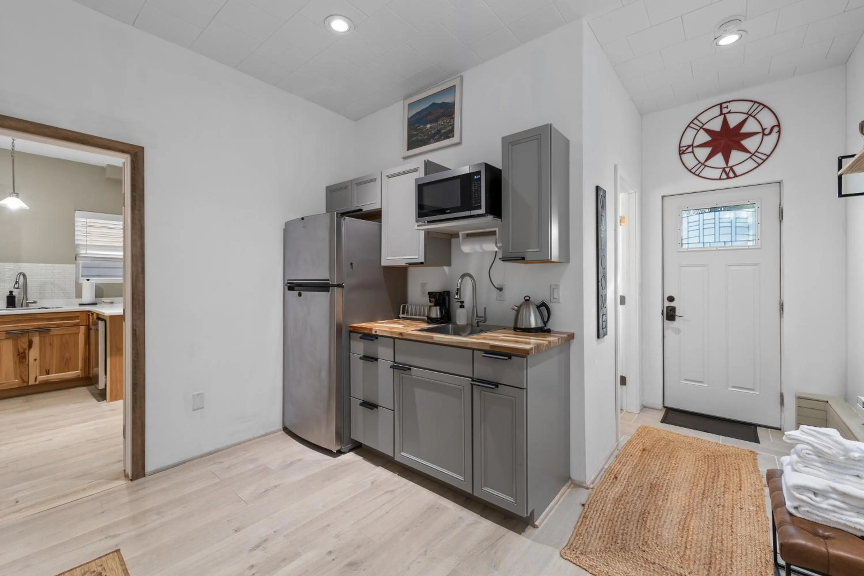 Coffee/tea facilities in Modern Home &Cozy