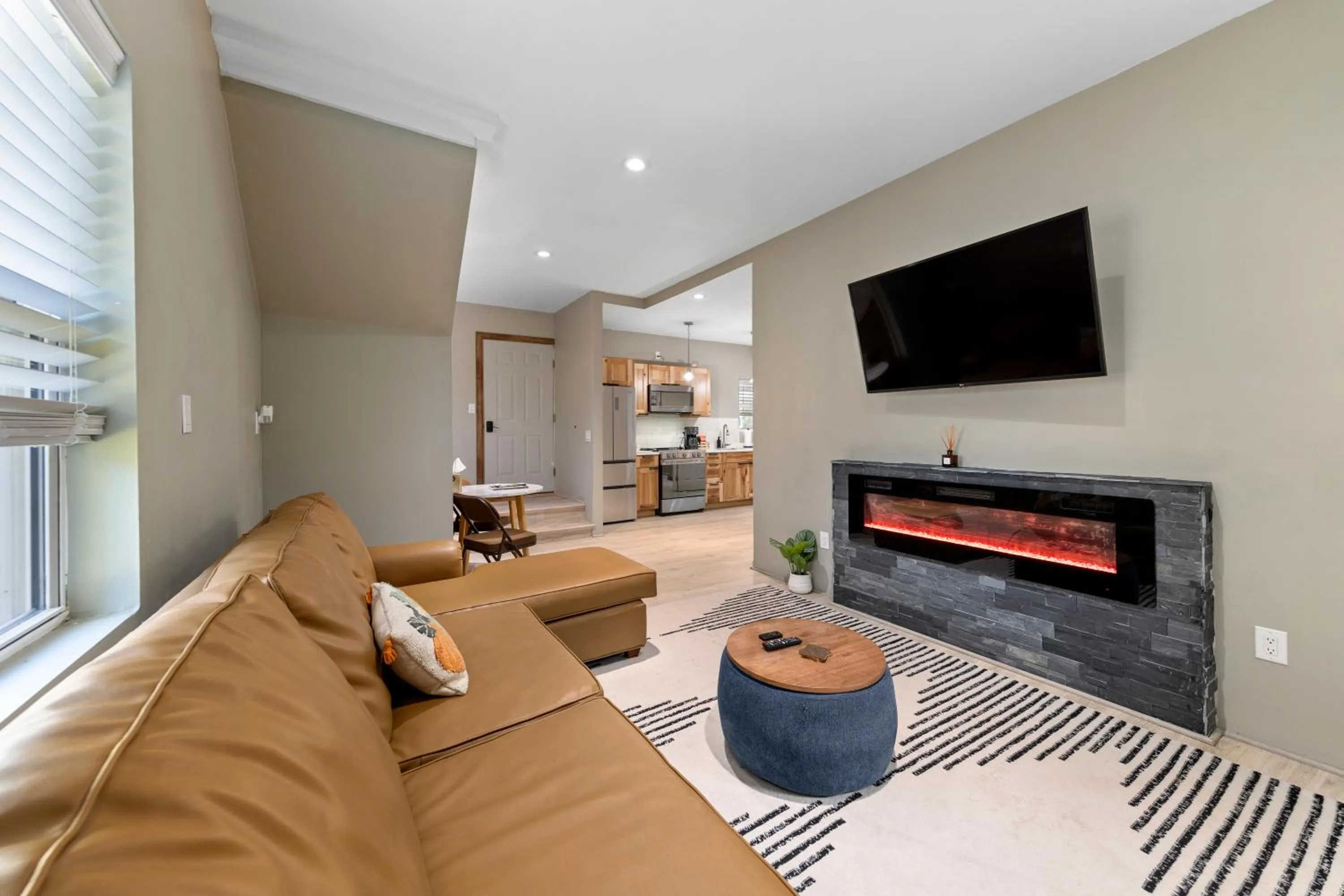 TV and multimedia in Modern Home &Cozy