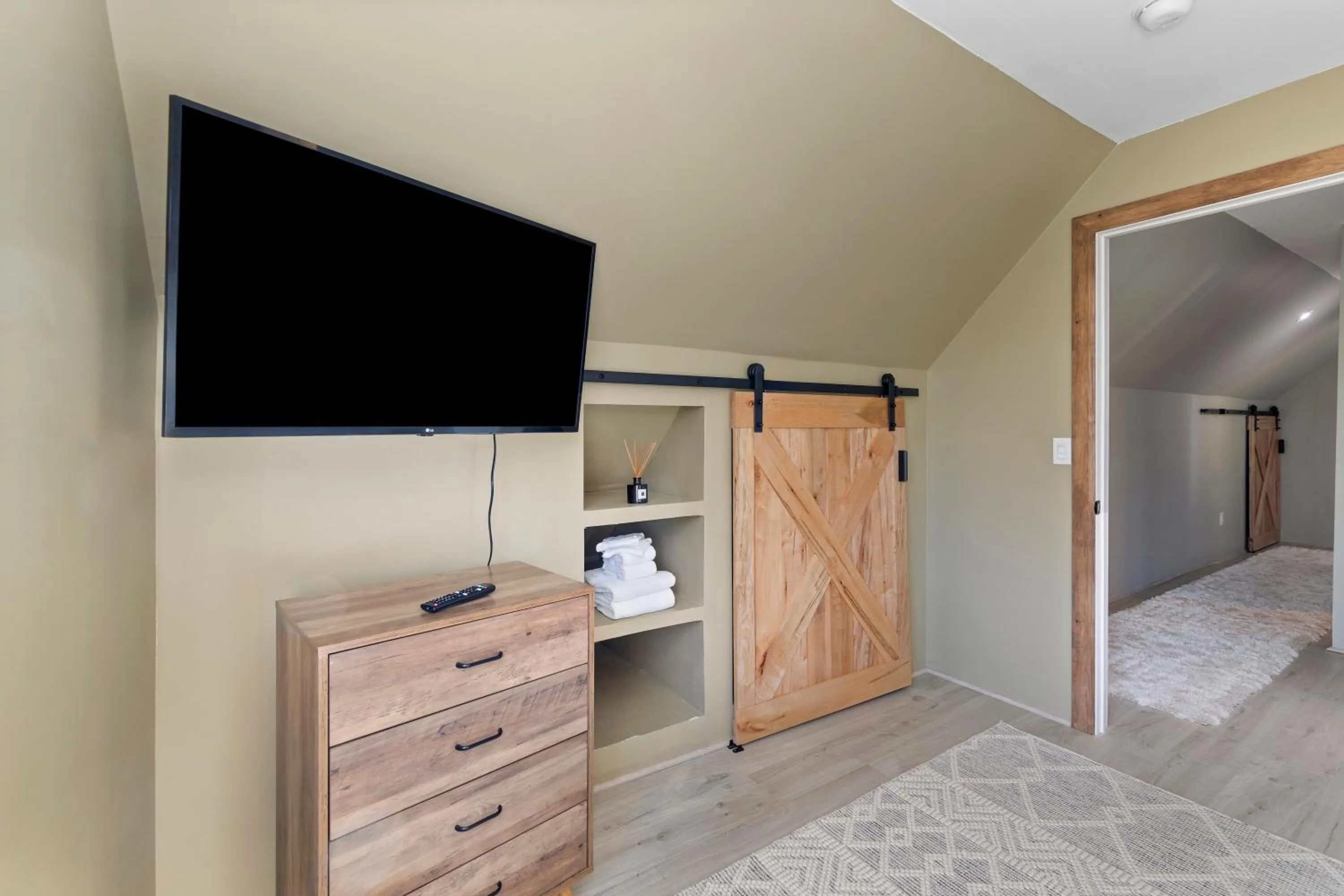 TV and multimedia in Modern Home &Cozy