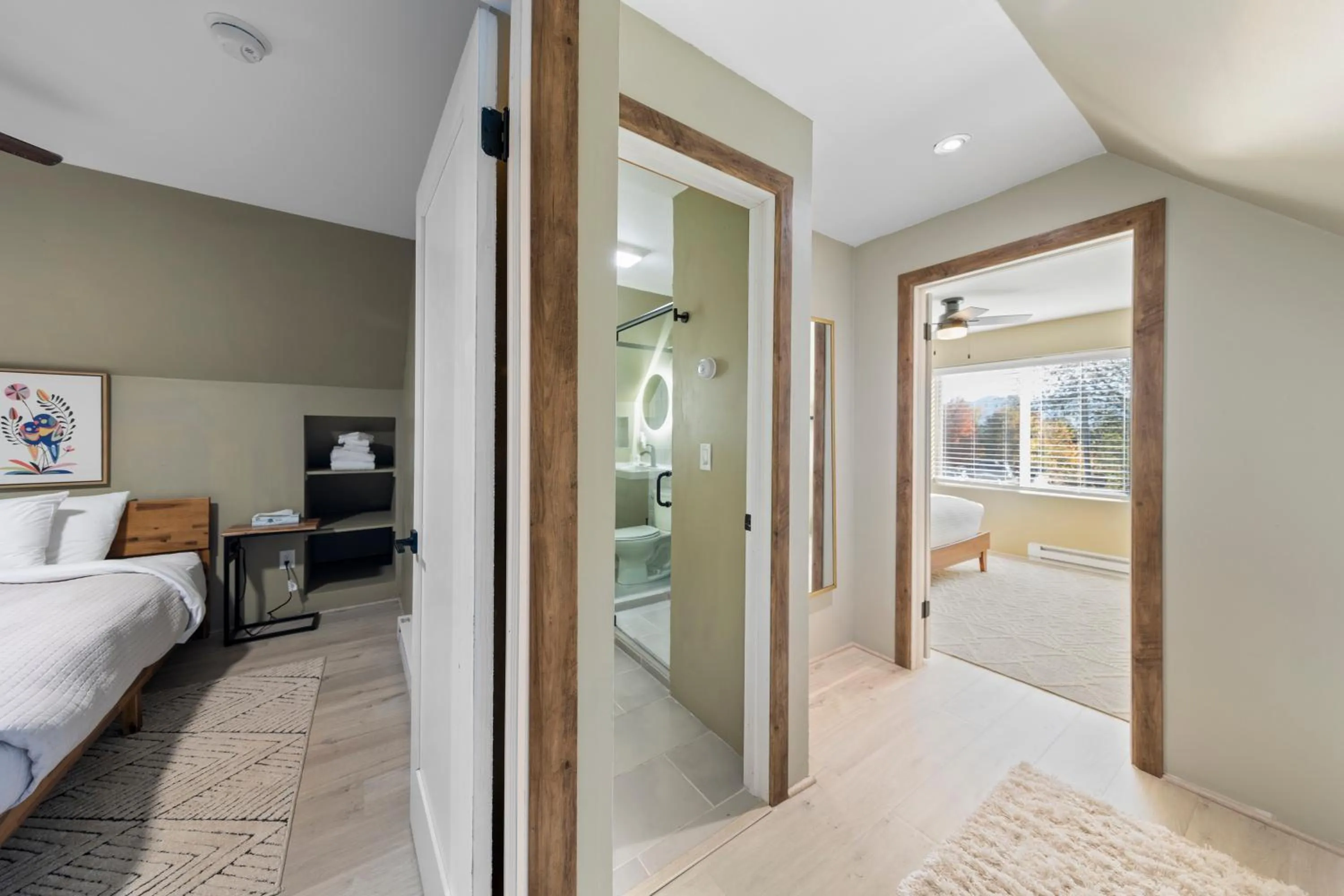 Bed in Modern Home &Cozy