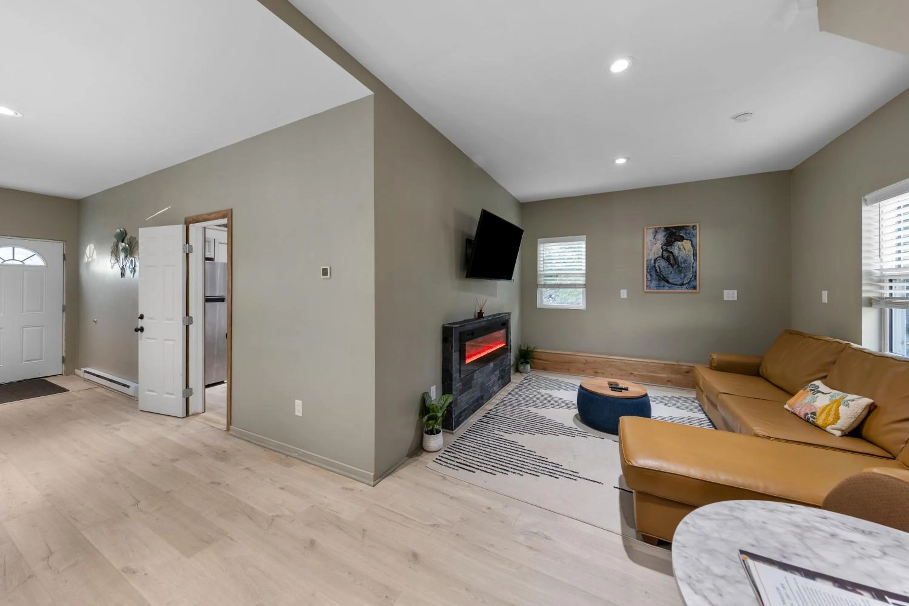 Seating area in Modern Home &Cozy