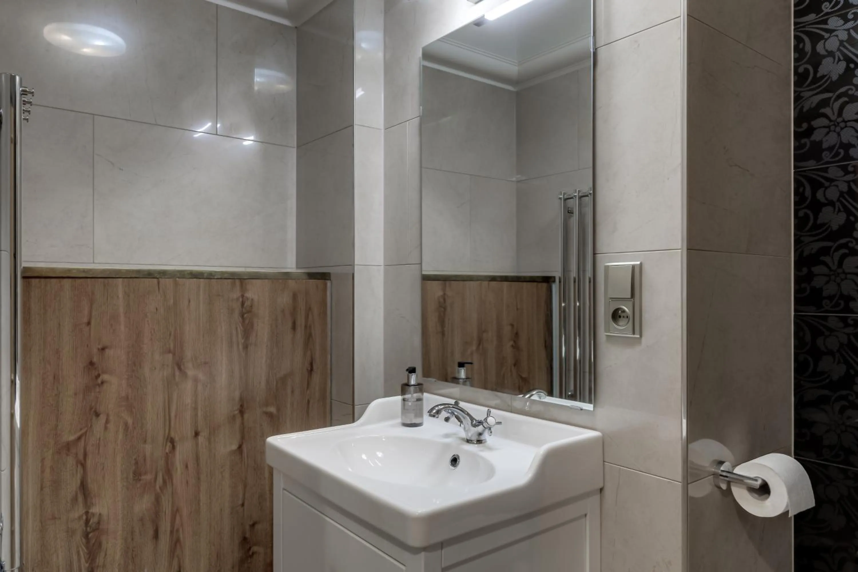 Bathroom in Louren - The Bridge Inn