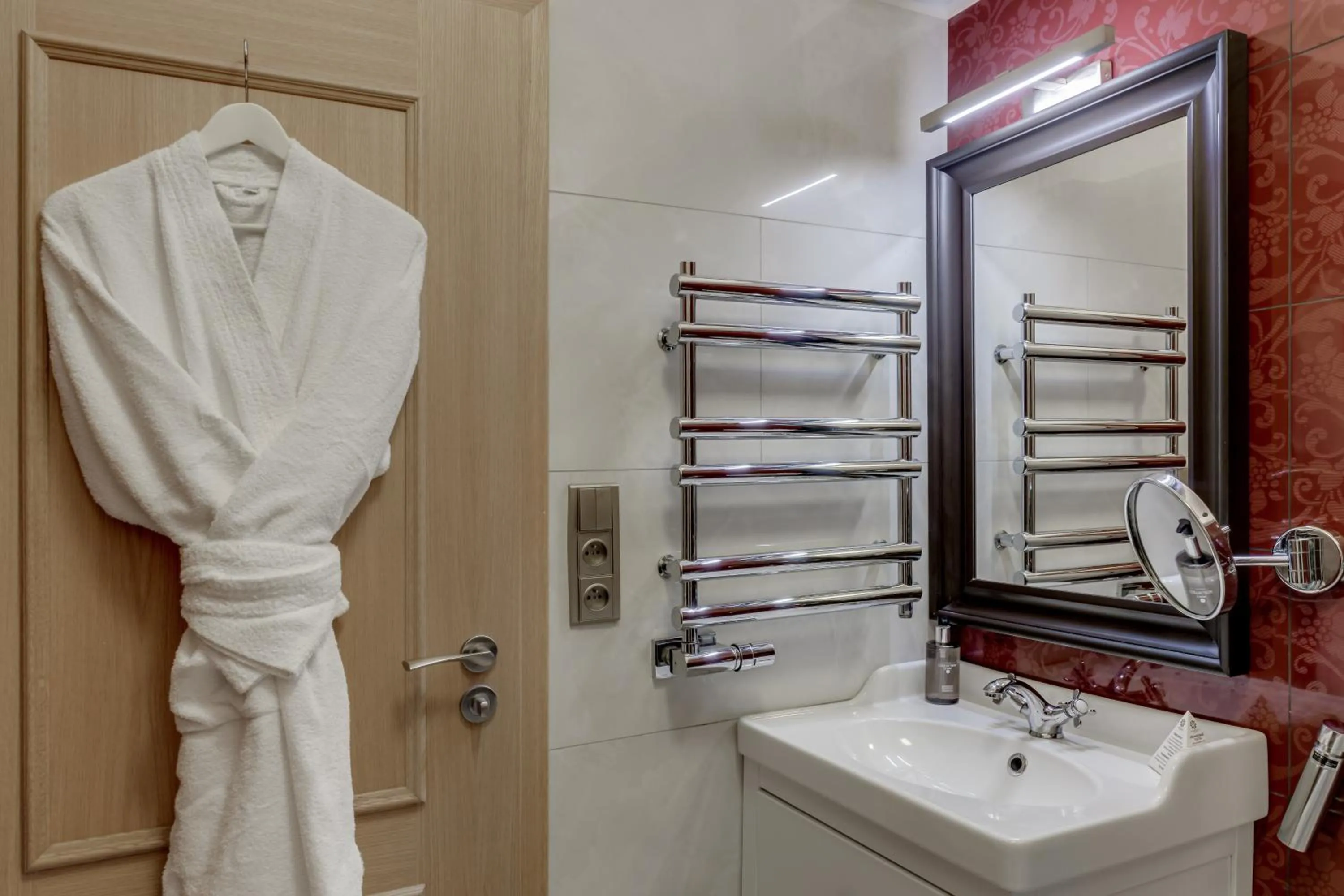 Bathroom in Louren - The Bridge Inn