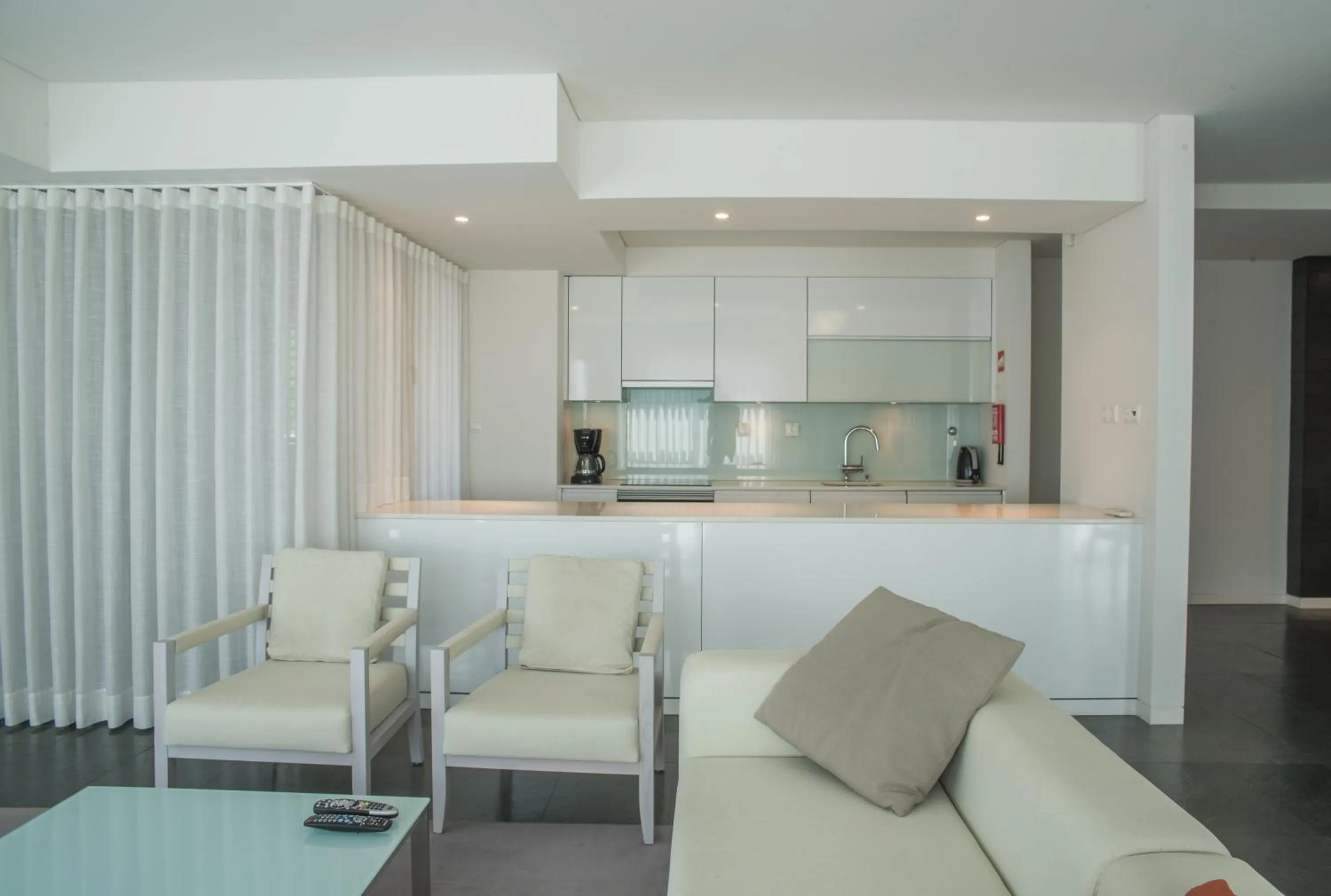 Kitchen or kitchenette in Troia Residence by The Editory - Apartamentos Ácala