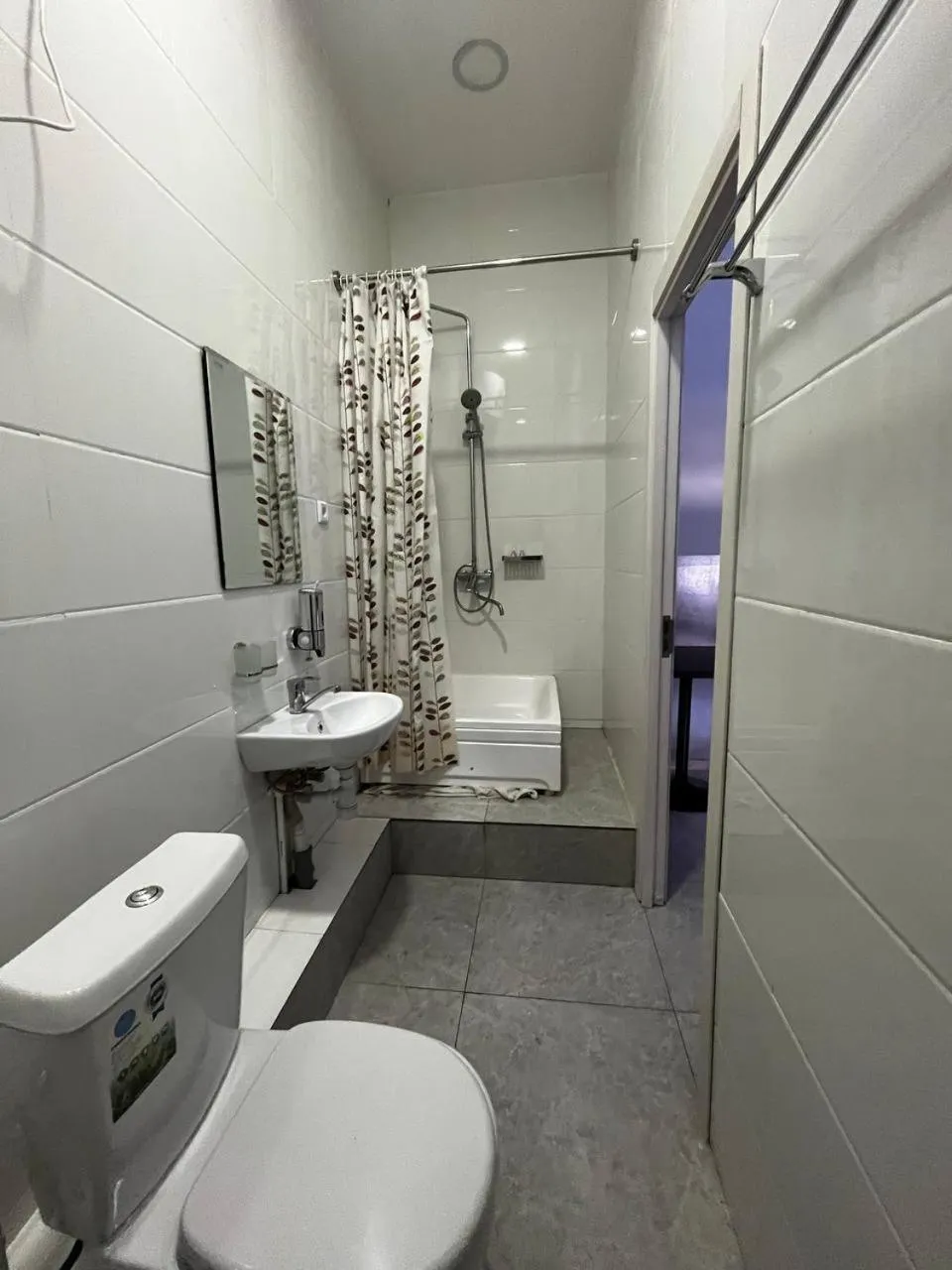 Safarov's Family Hostel