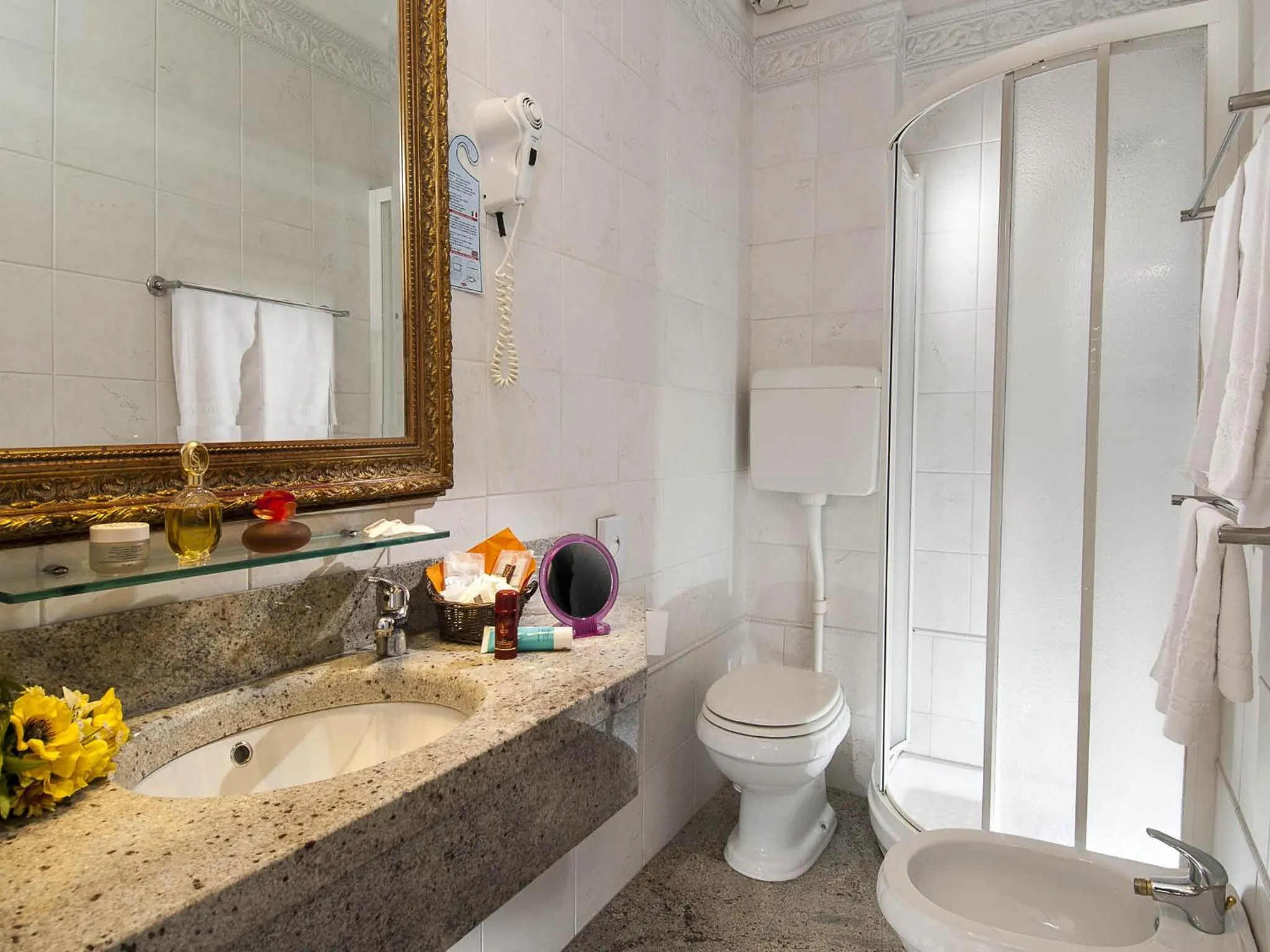 Bathroom in Hotel Dea