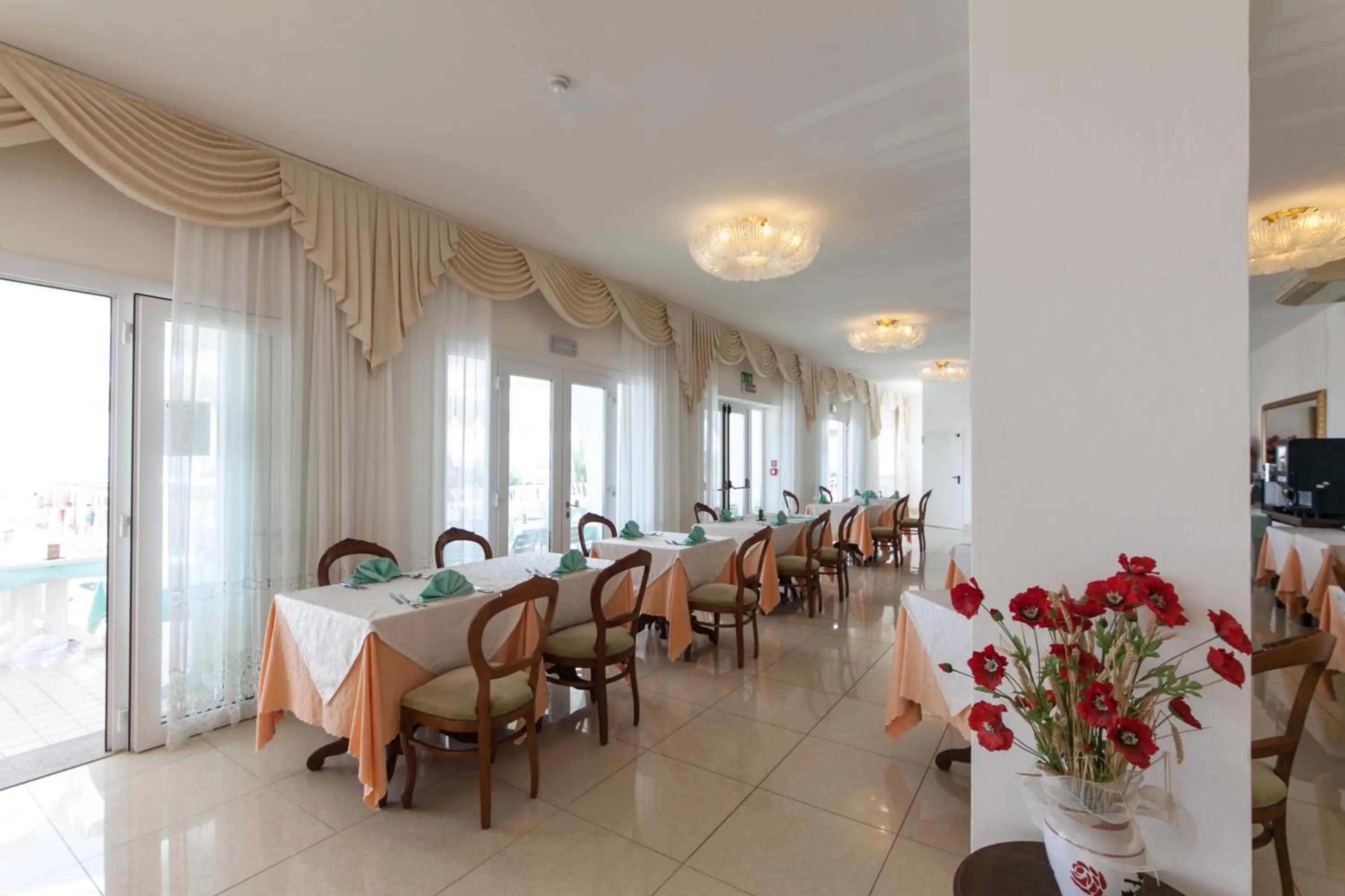 Restaurant/places to eat in Hotel Dea