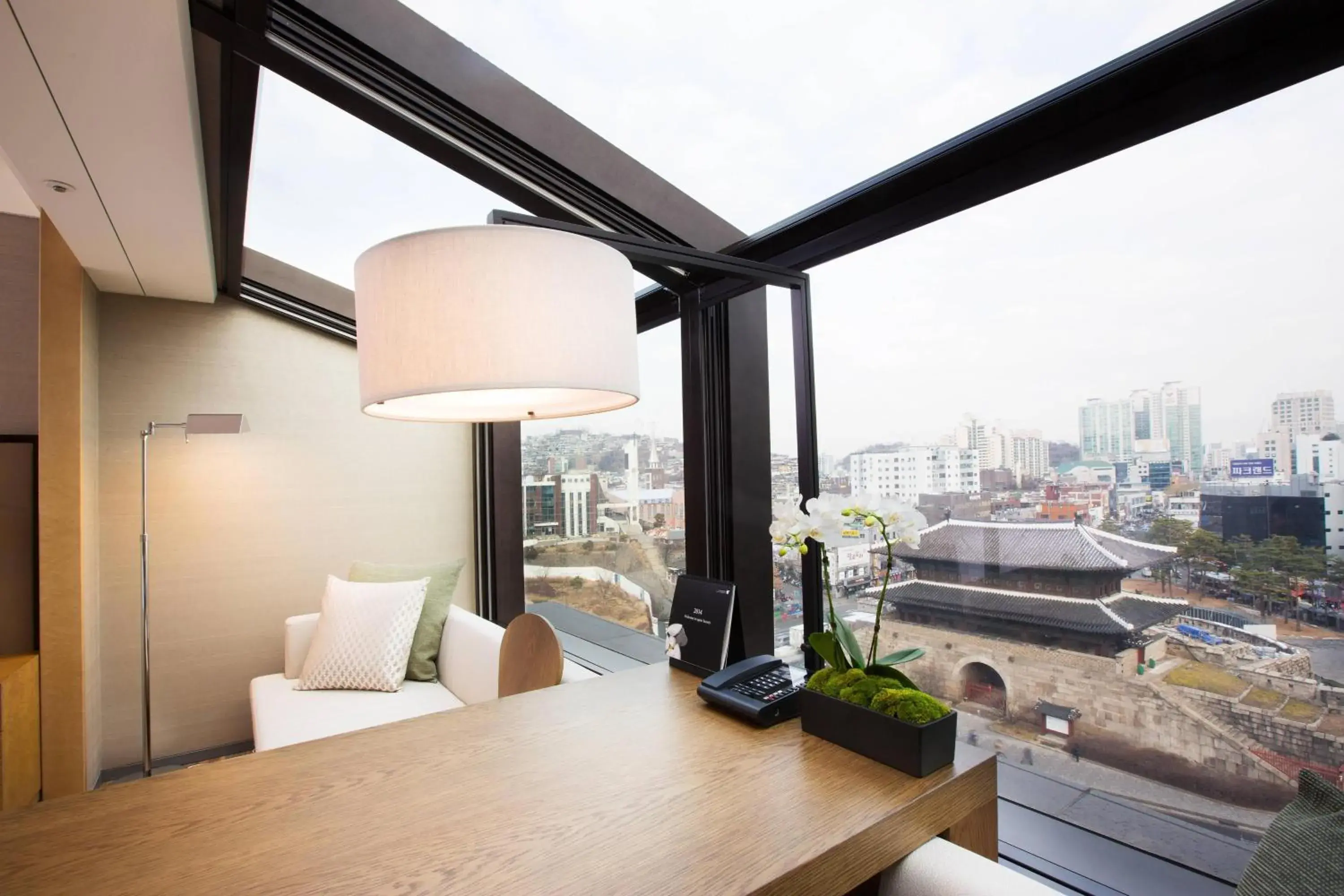 Executive lounge access, Guest room, 1 King, Skyline view in JW Marriott Dongdaemun Square Seoul Executive lounge access, Guest room, 1 King, Skyline view in JW Marriott Dongdaemun Square Seoul