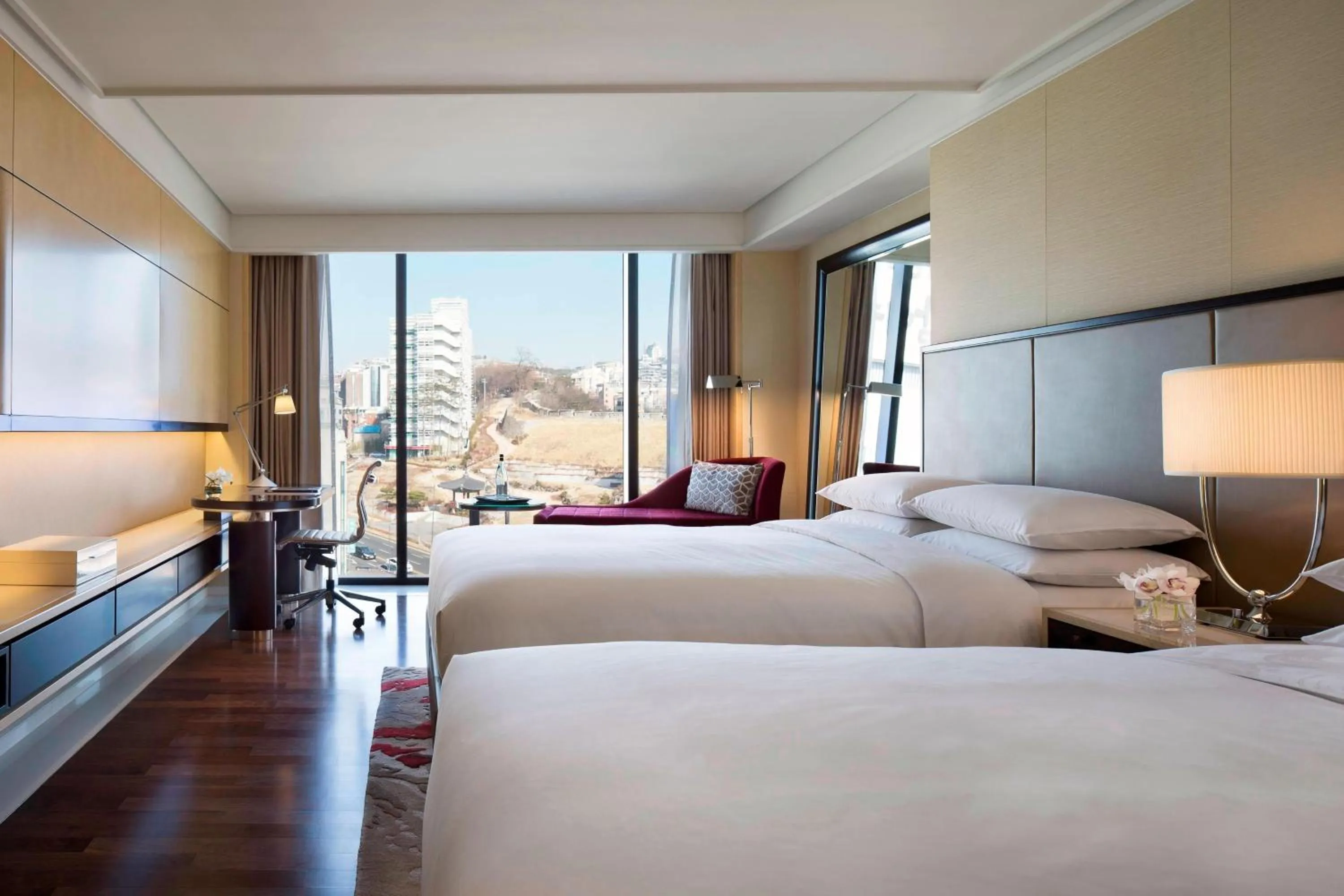 Photo of the whole room, Bed in JW Marriott Dongdaemun Square Seoul