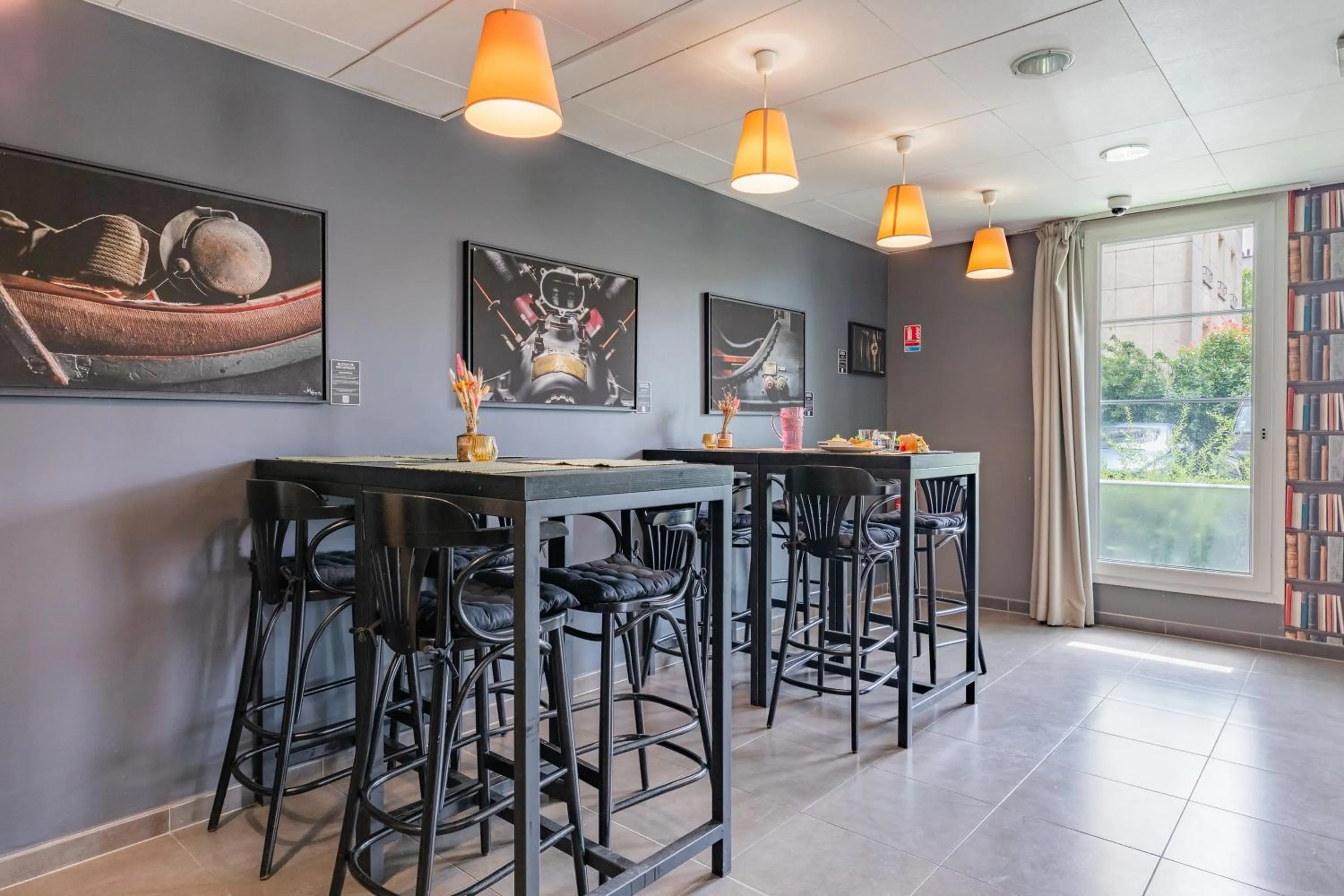 Restaurant/places to eat in Appart’City Confort Le Bourget - Aéroport