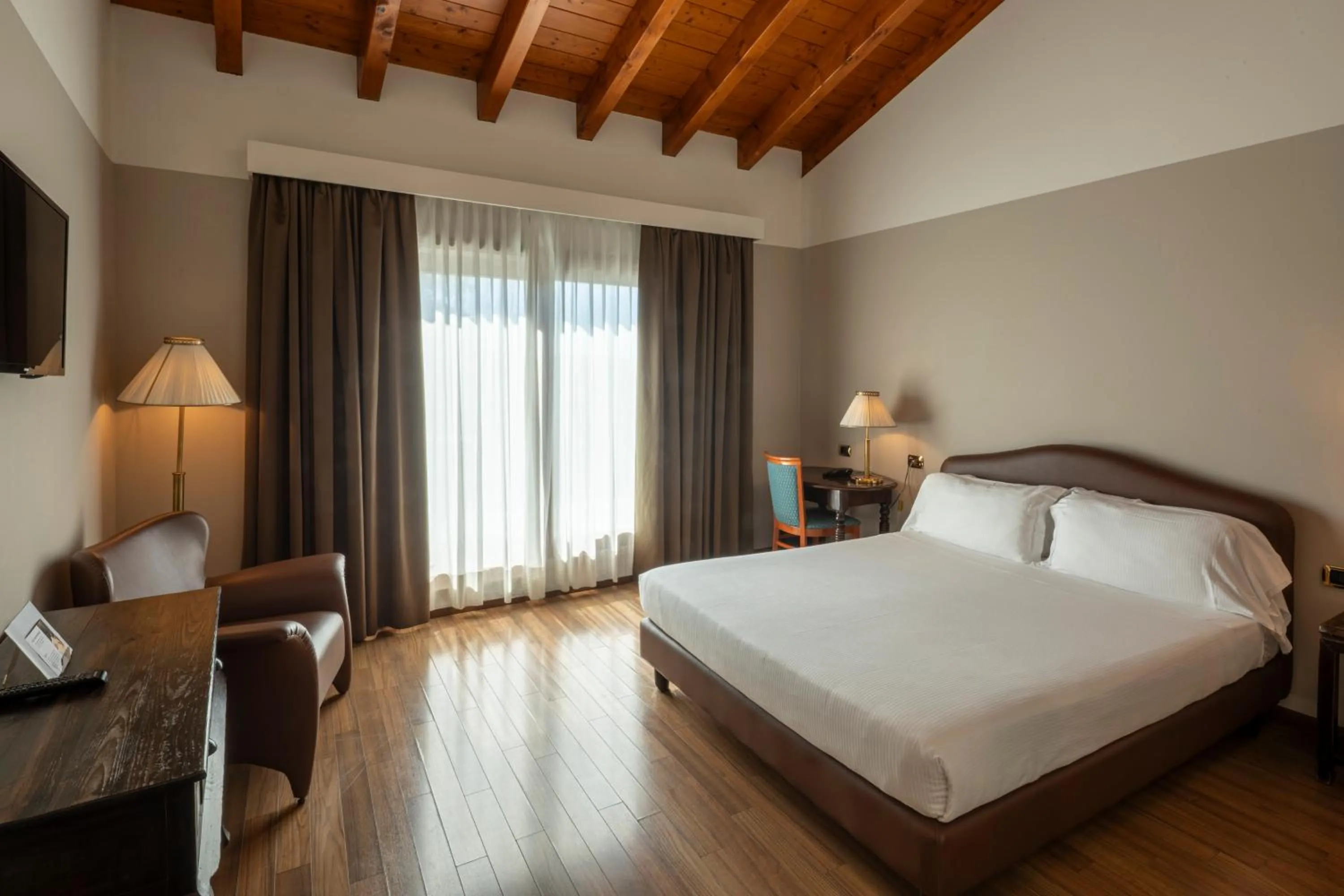 Bedroom, Bed in Hotel Horizon Wellness & Spa Resort - Best Western Signature Collection