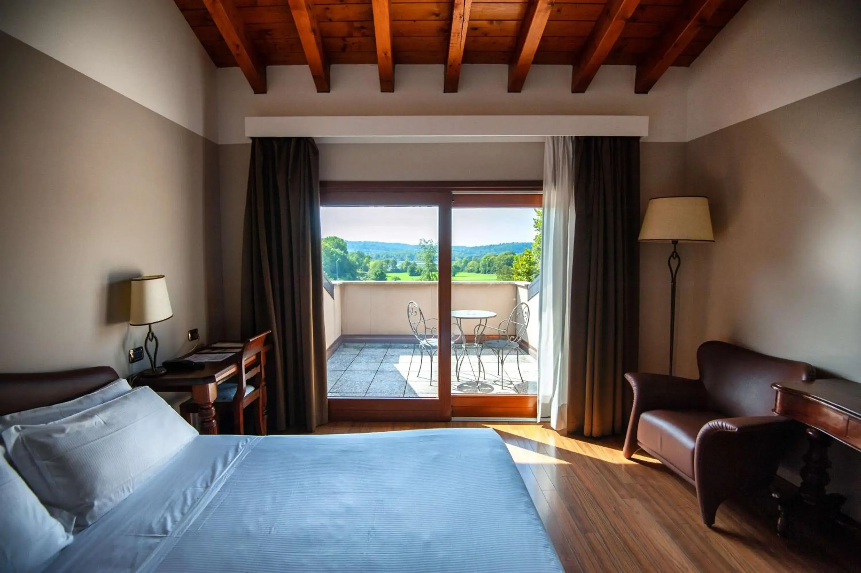 Superior Room with One Queen and One Single Bed - single occupancy in Hotel Horizon Wellness & Spa Resort - Best Western Signature Collection Superior Room with One Queen and One Single Bed - single occupancy in Hotel Horizon Wellness & Spa Resort - Best Western Signature Collection