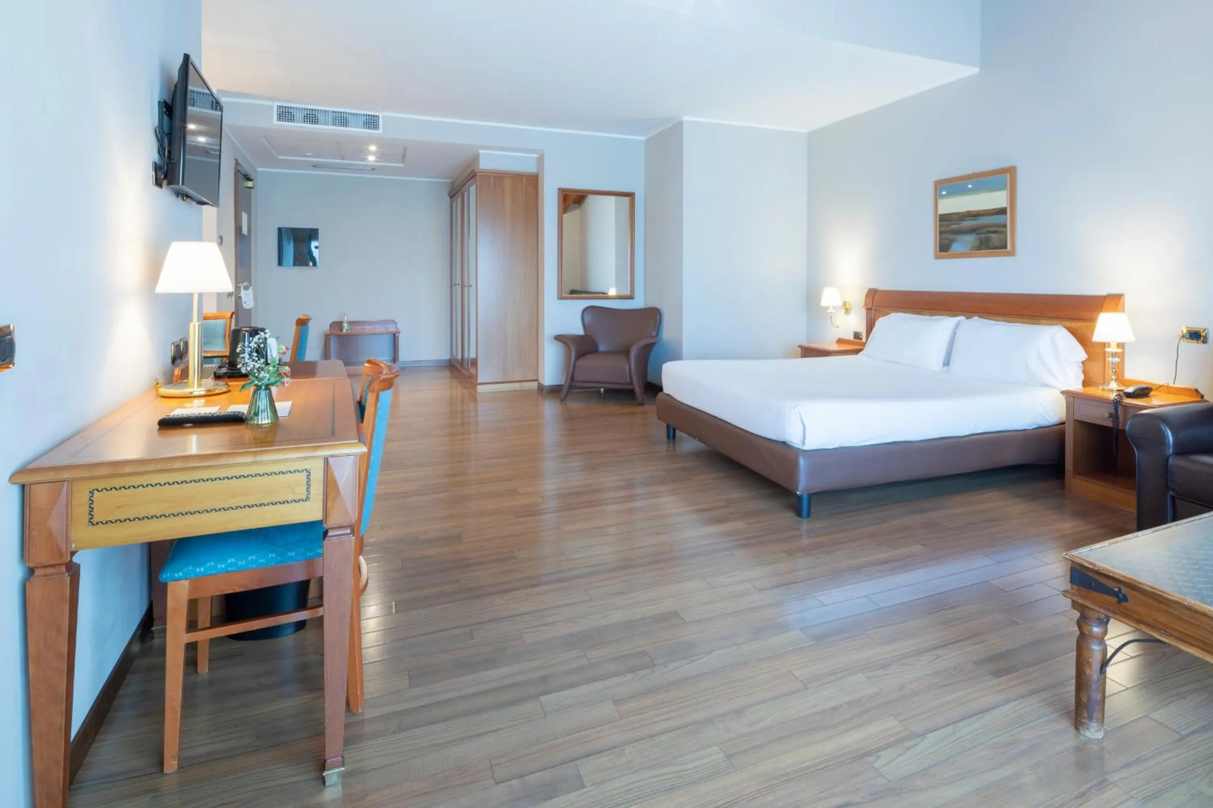 Bedroom, Bed in Hotel Horizon Wellness & Spa Resort - Best Western Signature Collection