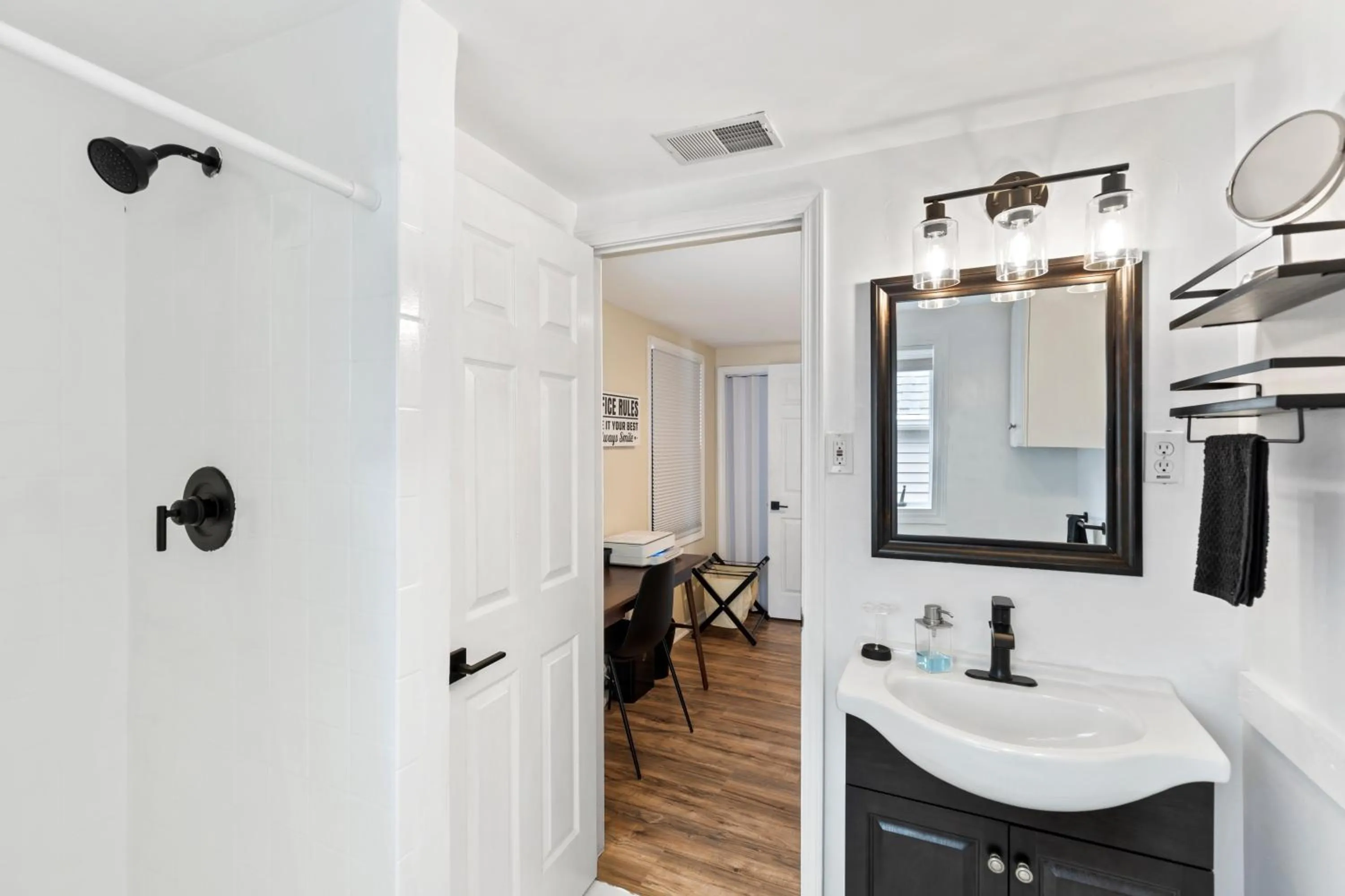 Bathroom in Perfect Location Walk to MSU Campus High End Mattresses Fast Wi-Fi