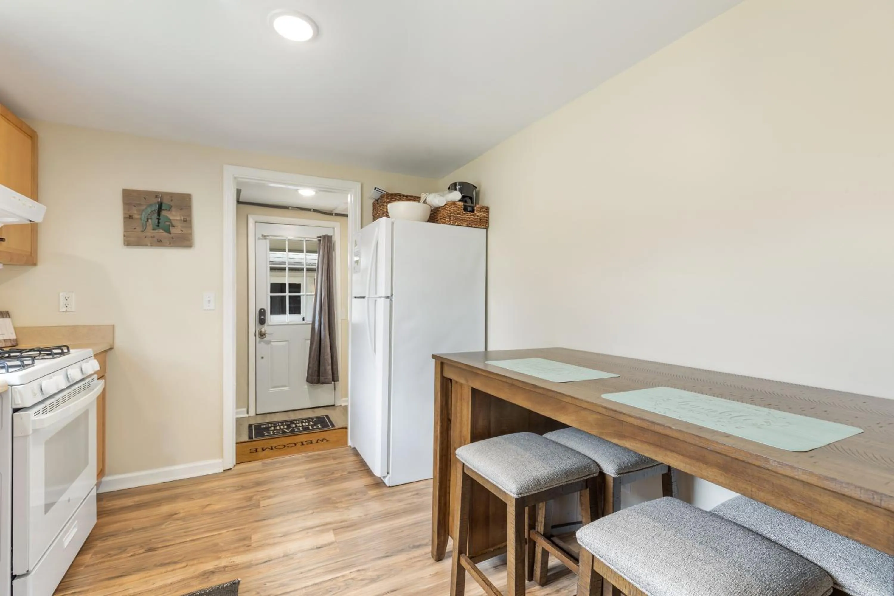 Kitchen or kitchenette in Perfect Location Walk to MSU Campus High End Mattresses Fast Wi-Fi