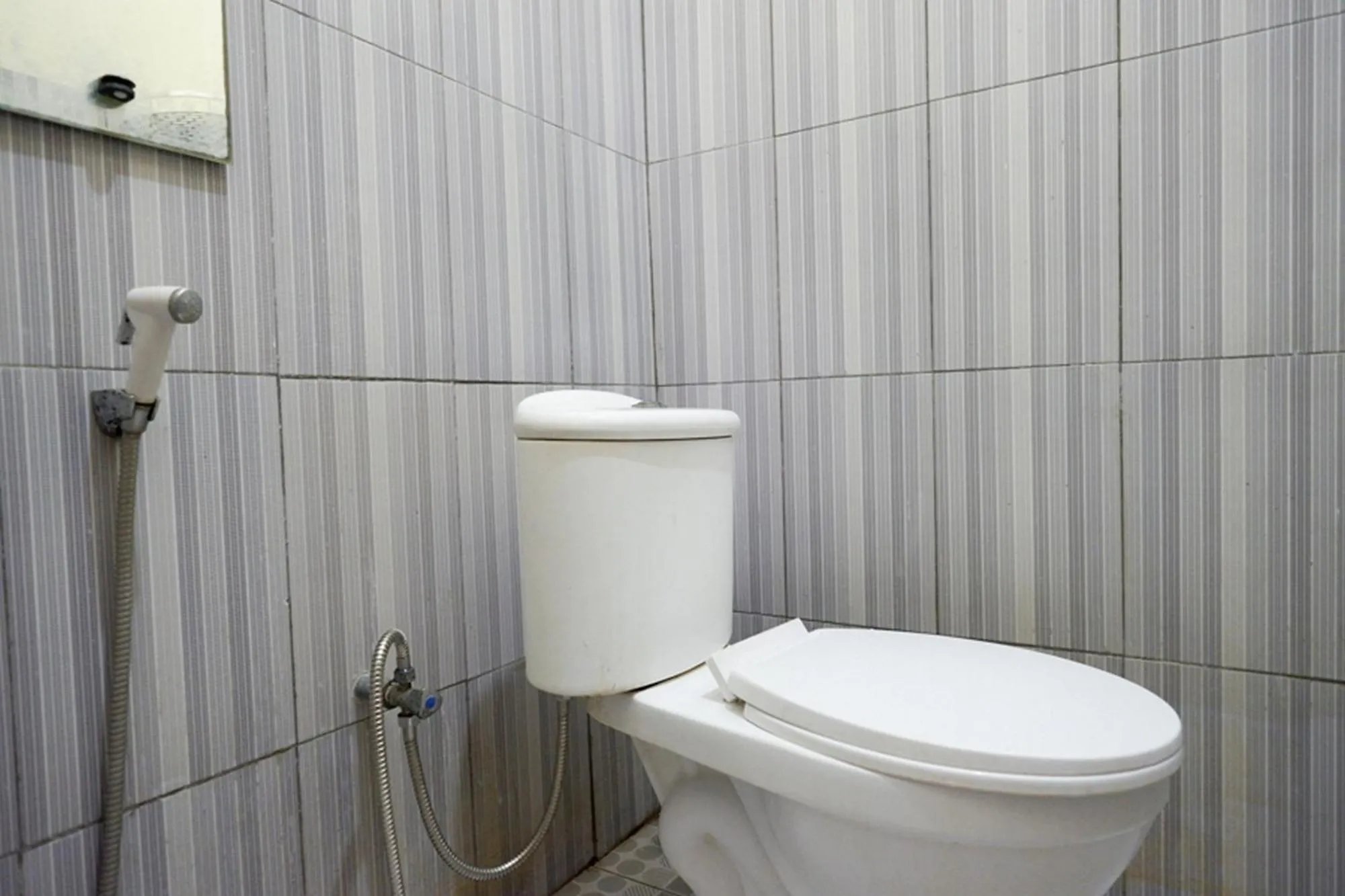 RedDoorz Syariah near Alun Alun Pacitan 2