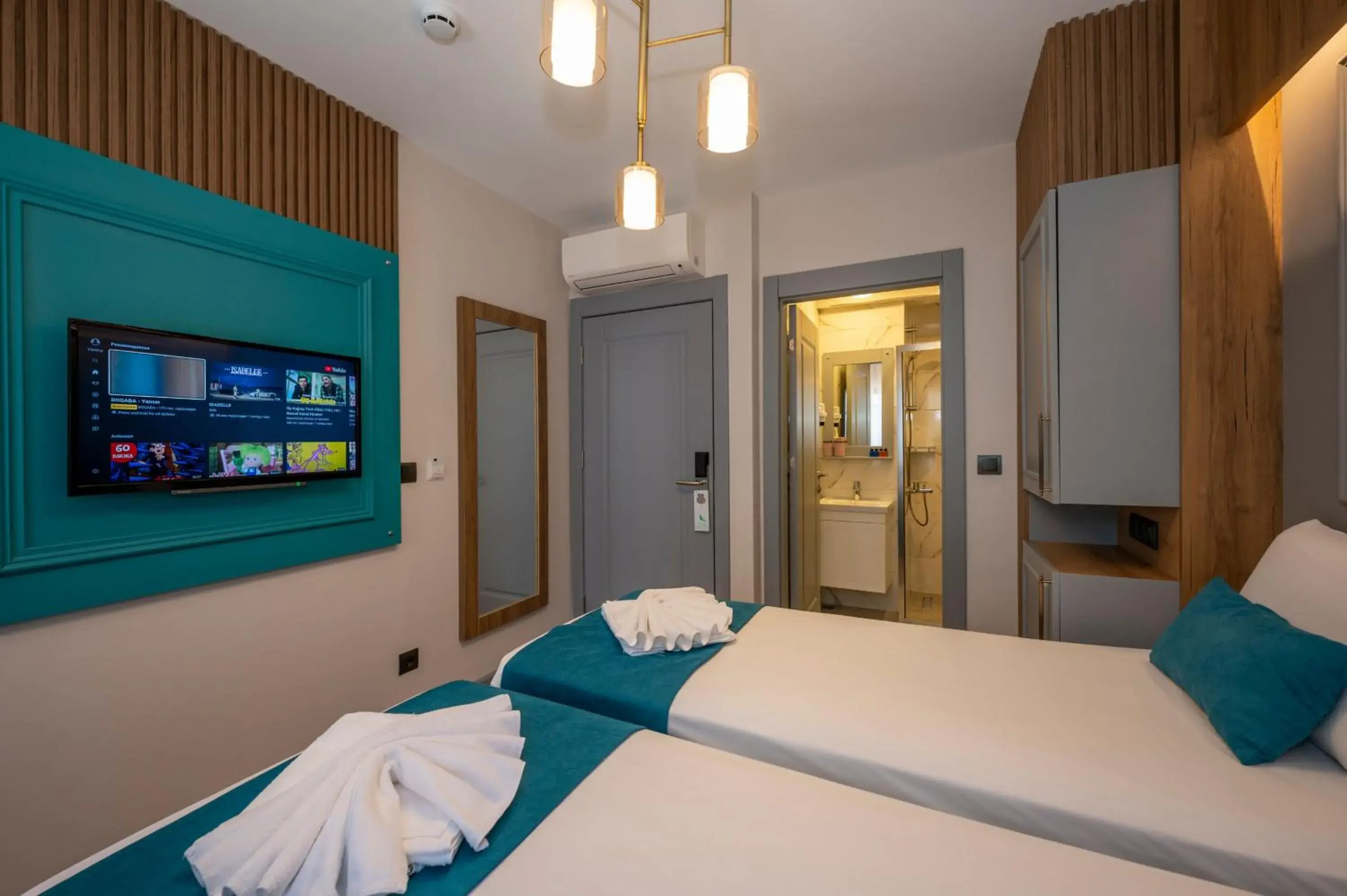 Family Room with Private Bathroom in Lynda Hotel Family Room with Private Bathroom in Lynda Hotel