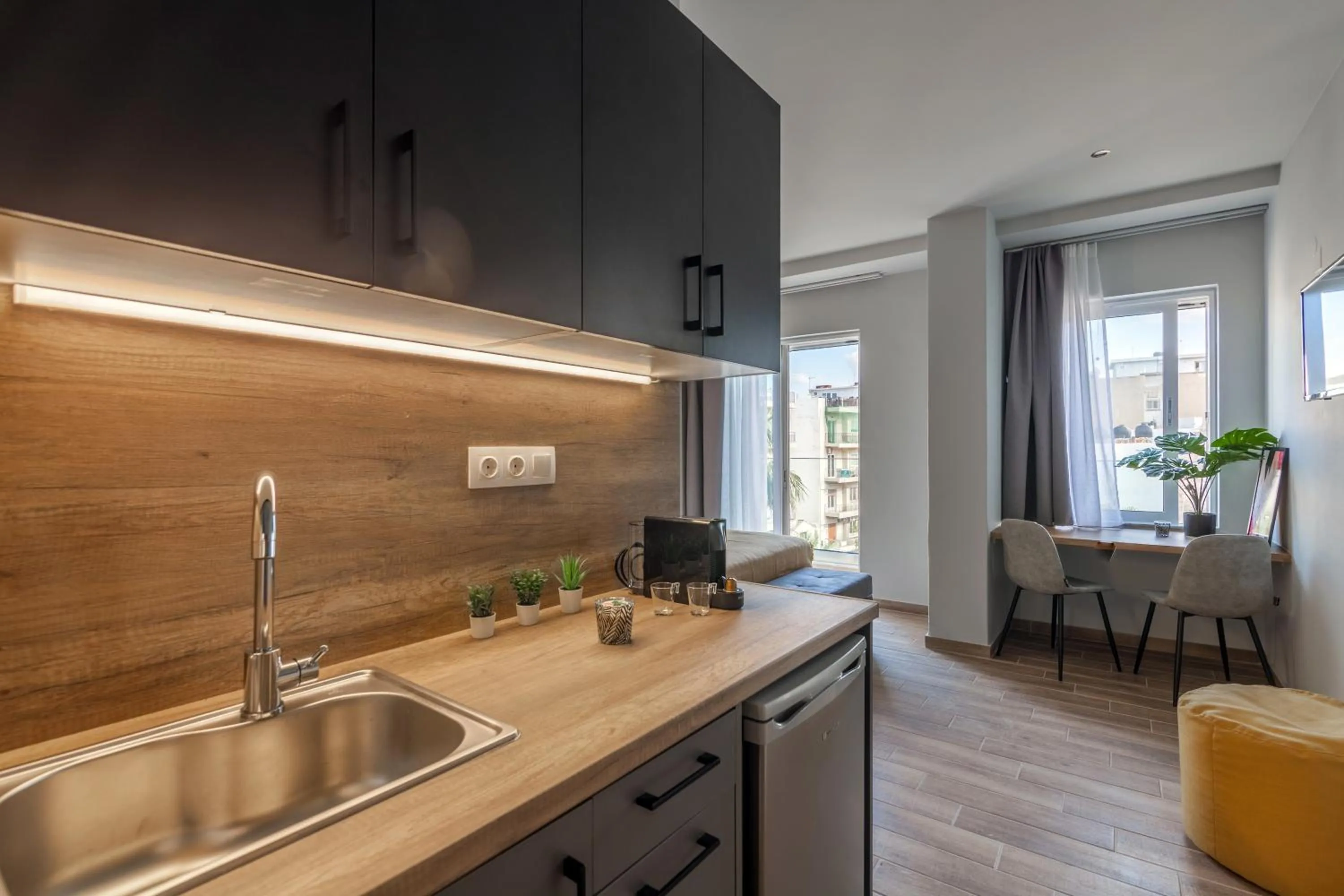 Kitchen or kitchenette in Raise Kornarou City Stay