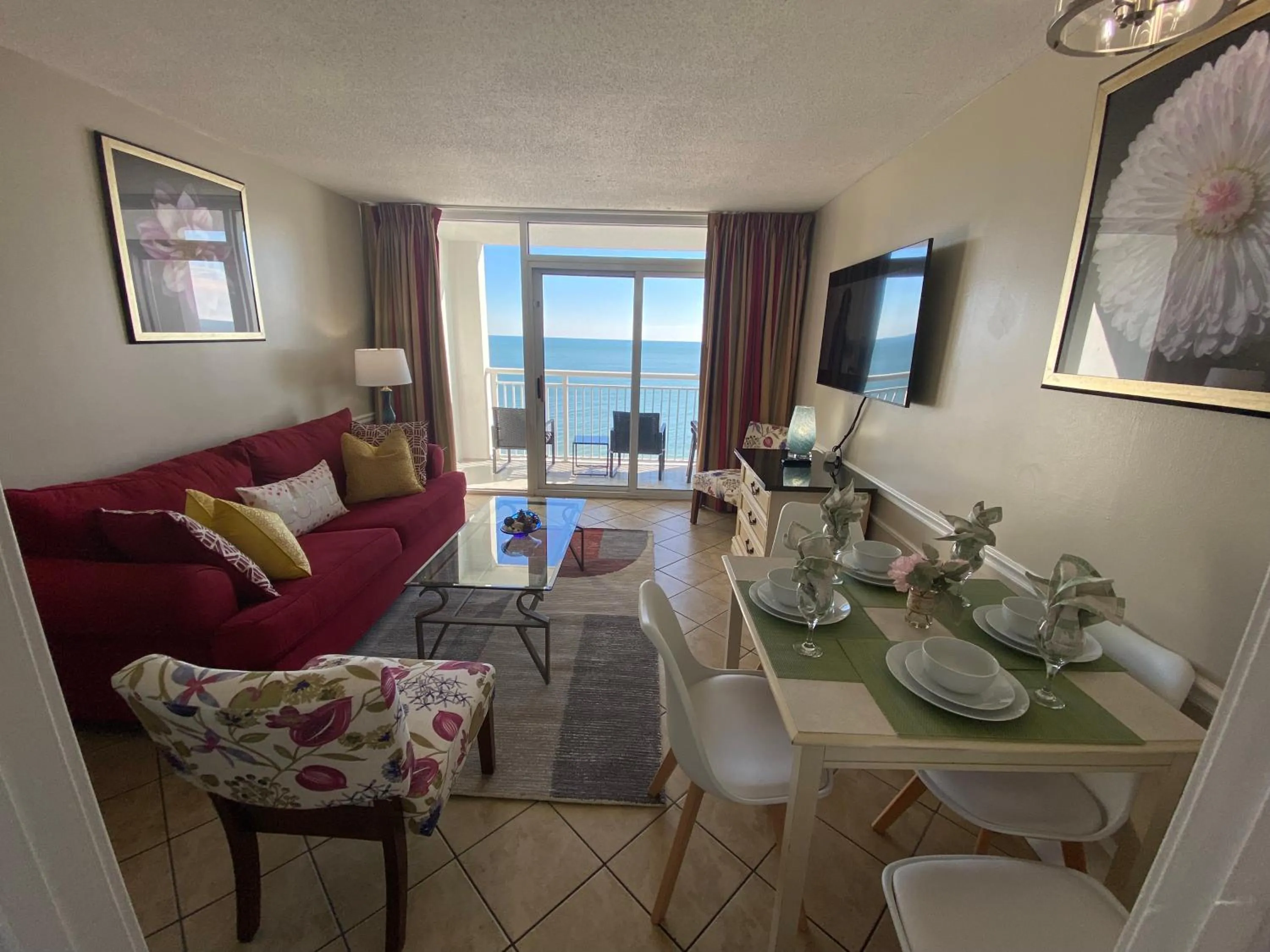 Living room in Camelot By The Sea Ocean Front Condo