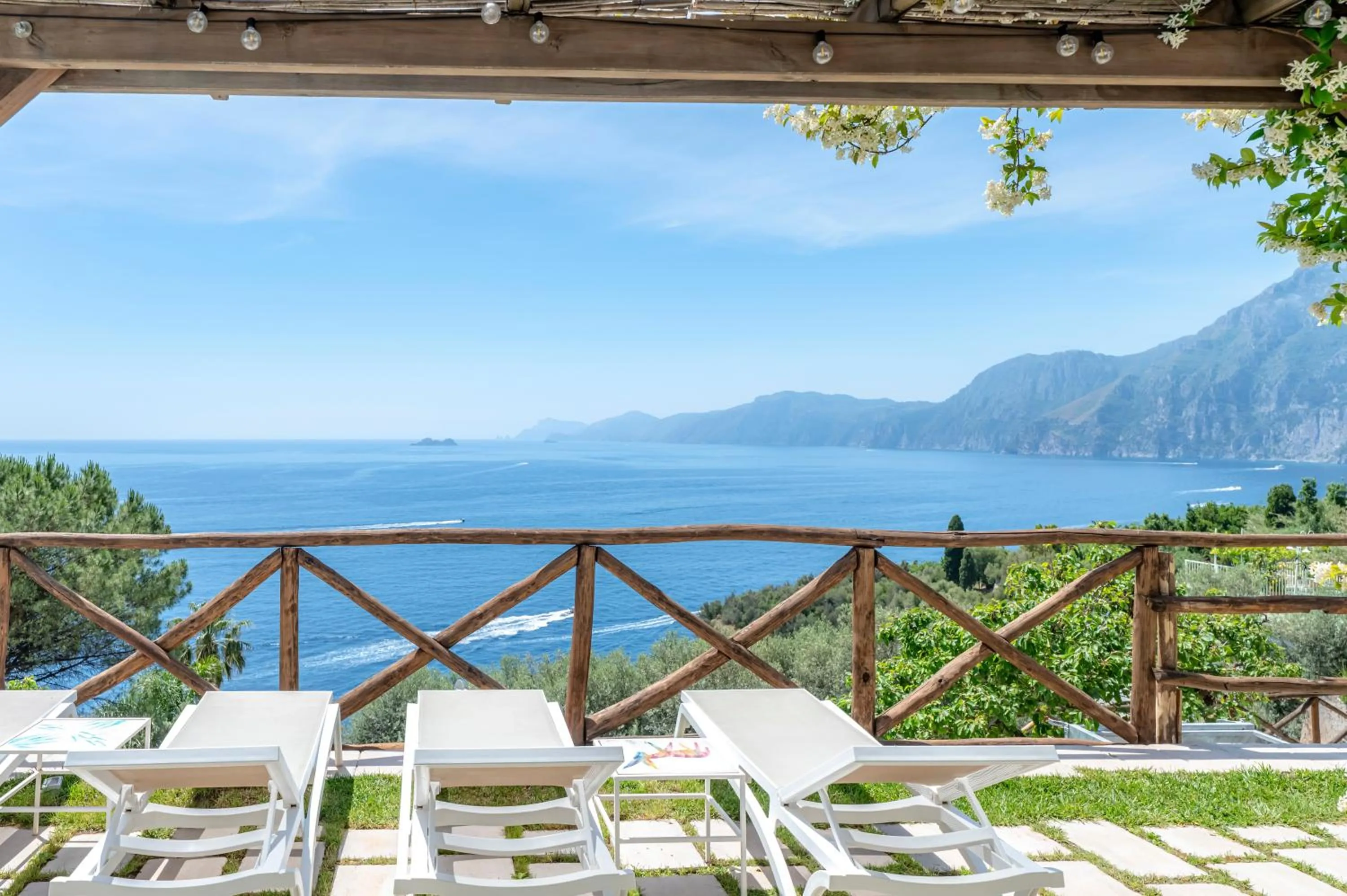 Natural landscape in Hotel Il Pino