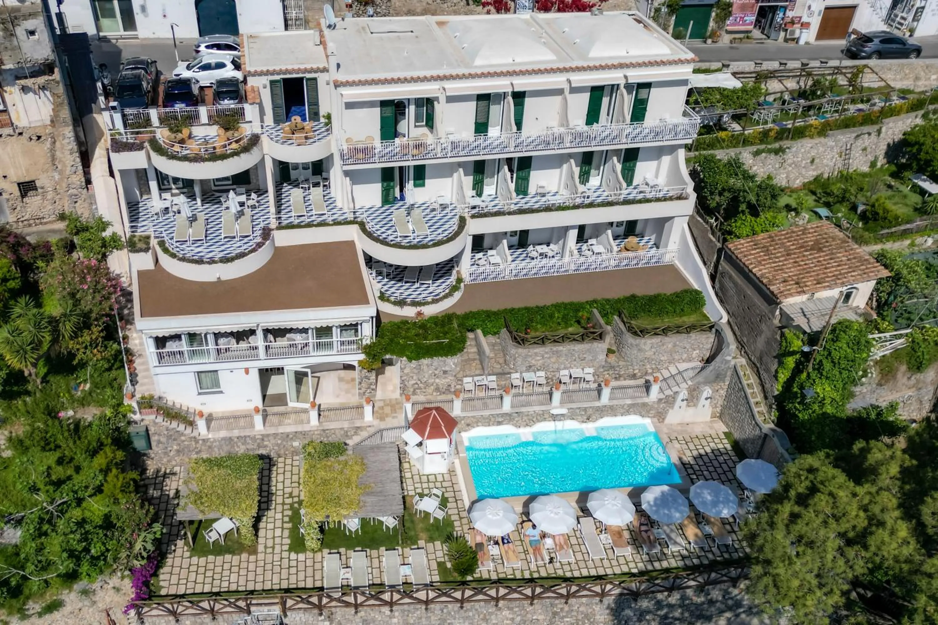 Property building in Hotel Il Pino