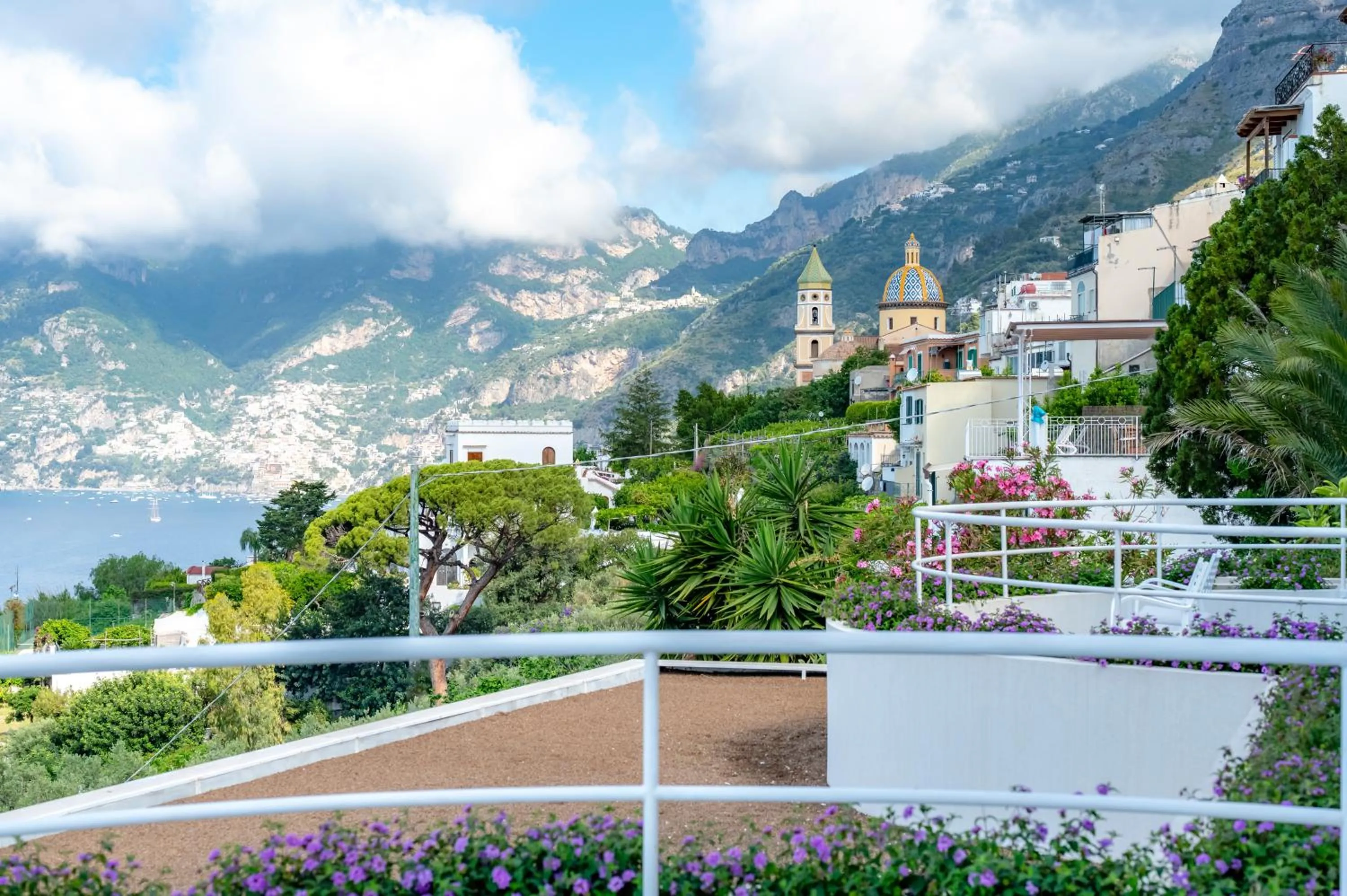 Natural landscape in Hotel Il Pino