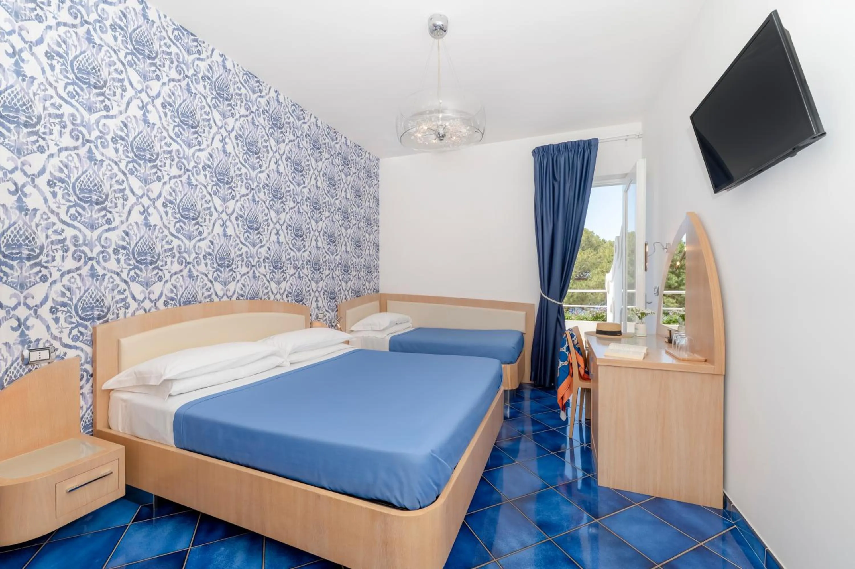 Bed in Hotel Il Pino