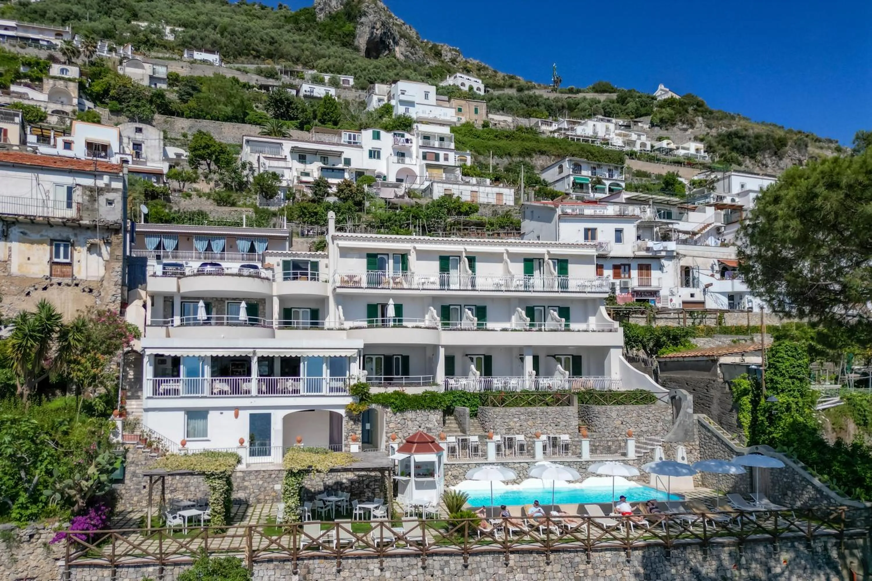 Property building in Hotel Il Pino