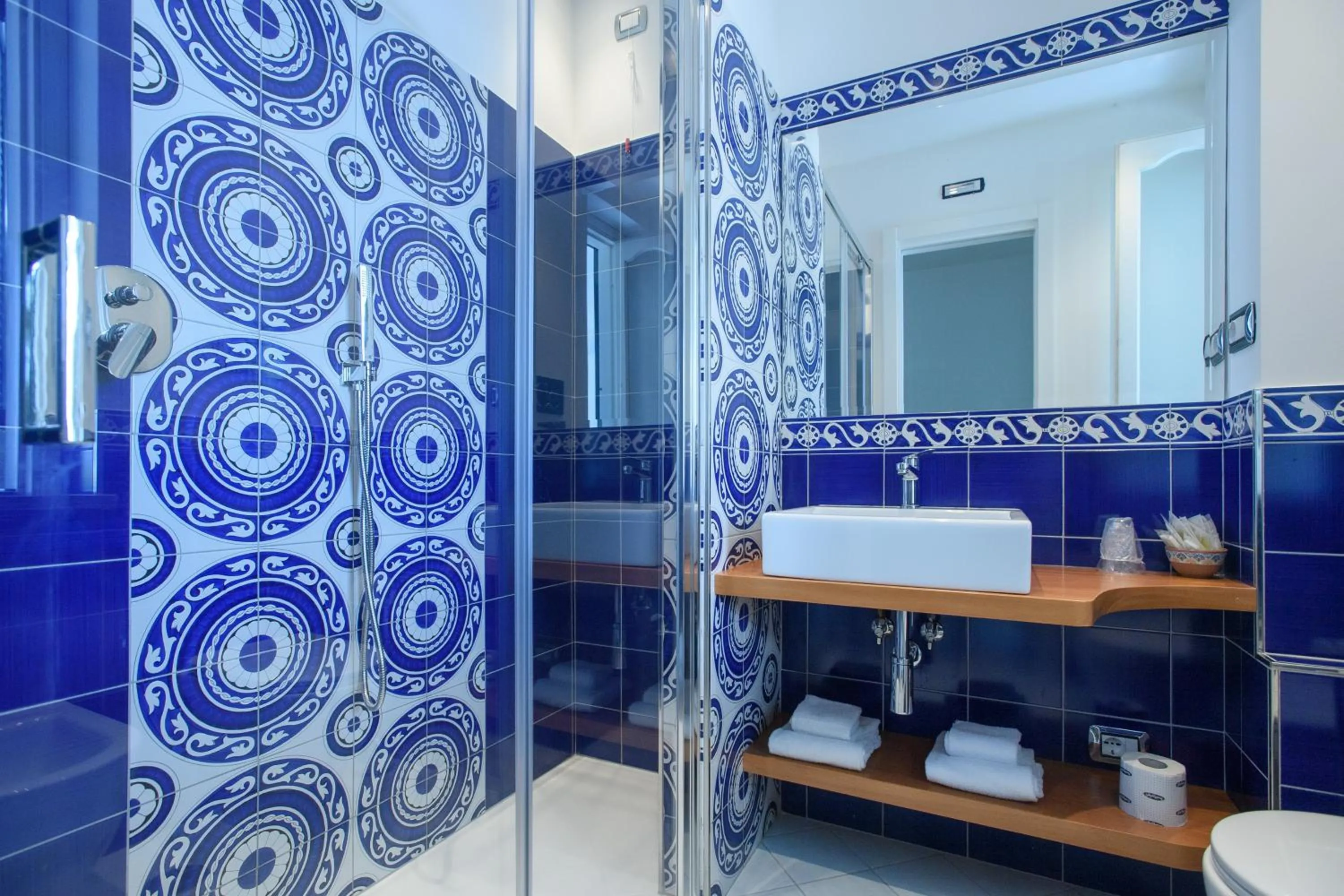 Shower in Hotel Il Pino