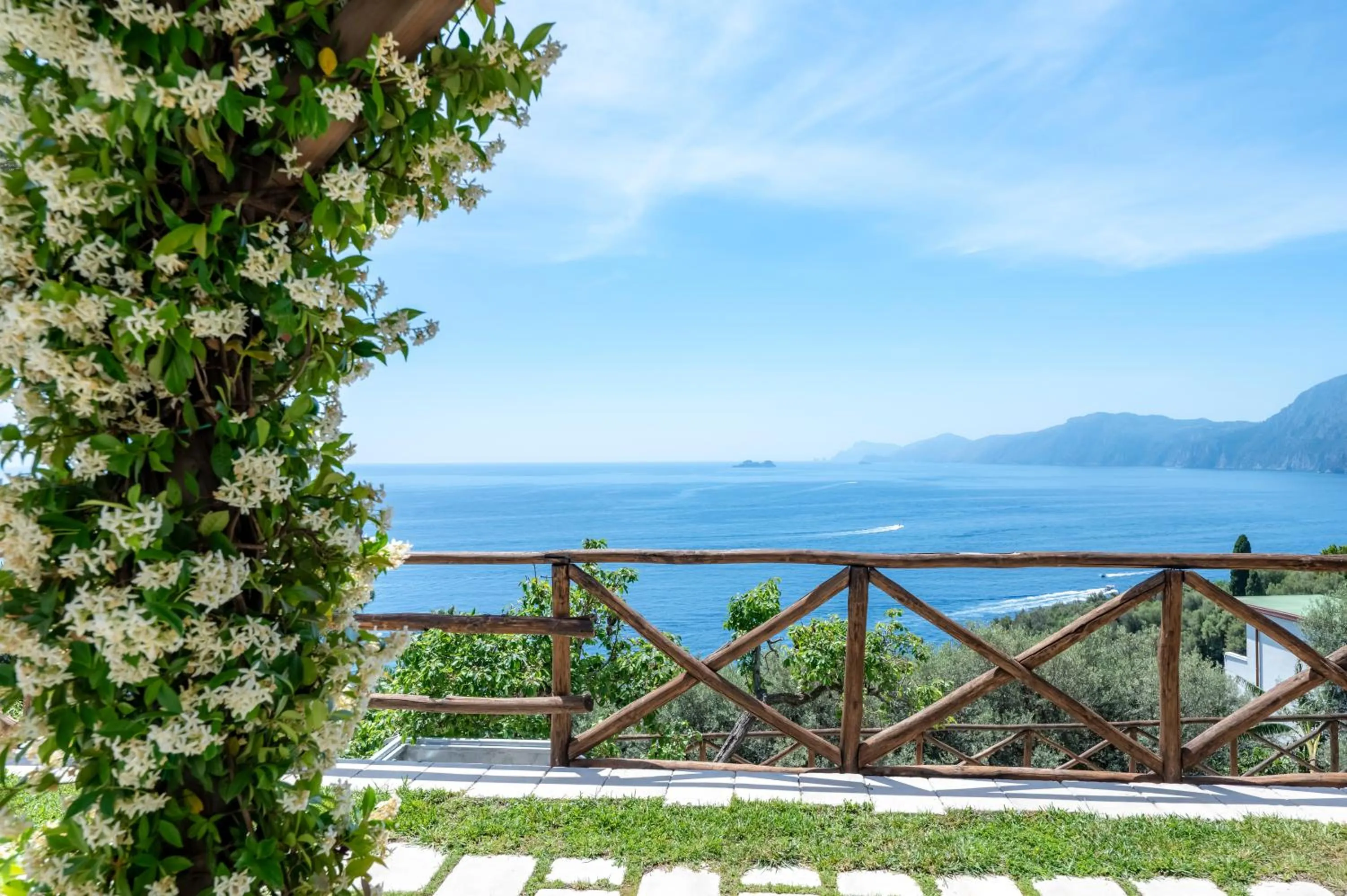 Natural landscape in Hotel Il Pino