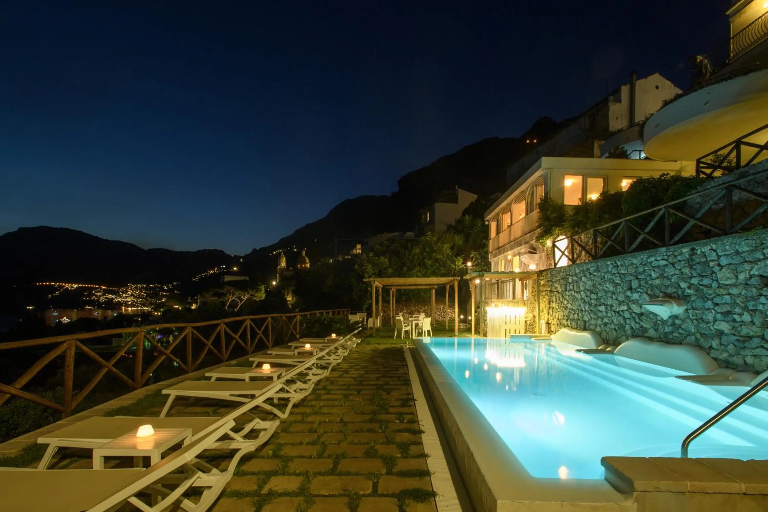 Property building in Hotel Il Pino