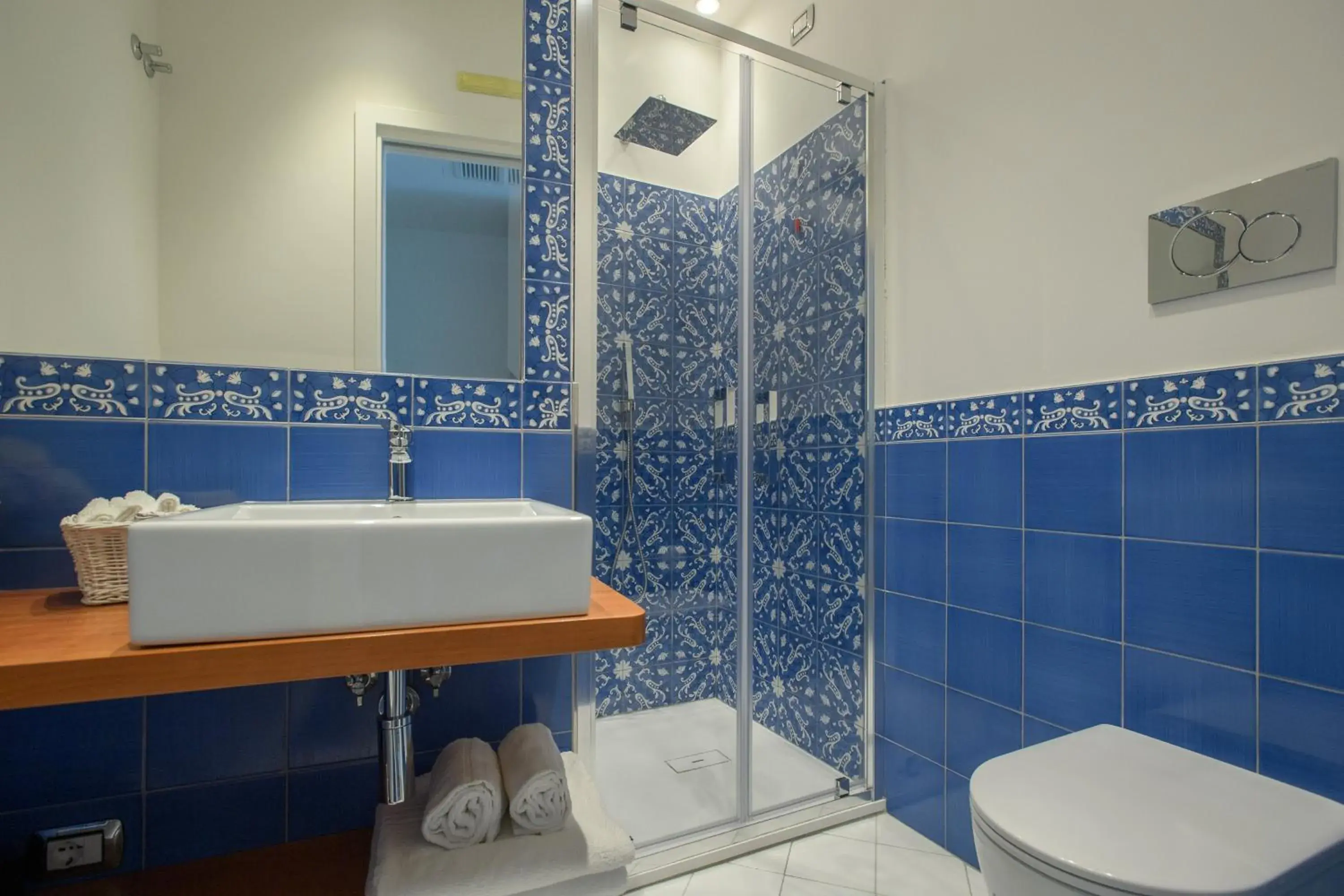 Classic Double Room with Sea View in Hotel Il Pino Classic Double Room with Sea View in Hotel Il Pino