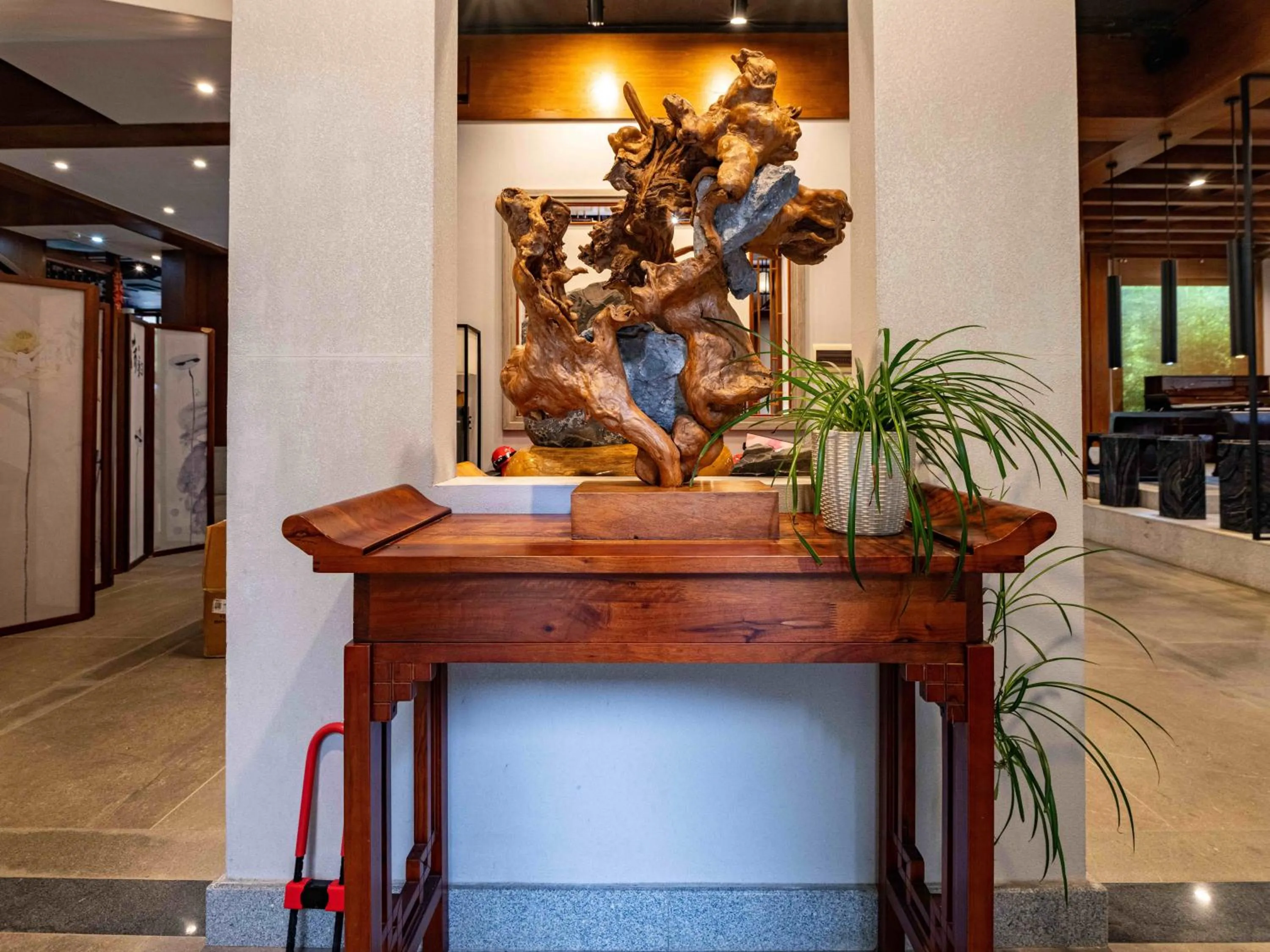 Lobby or reception in Yangshuo Mountain River Ballad Hotel - Free Yangshuo Train Station Pick Up and Drop Off