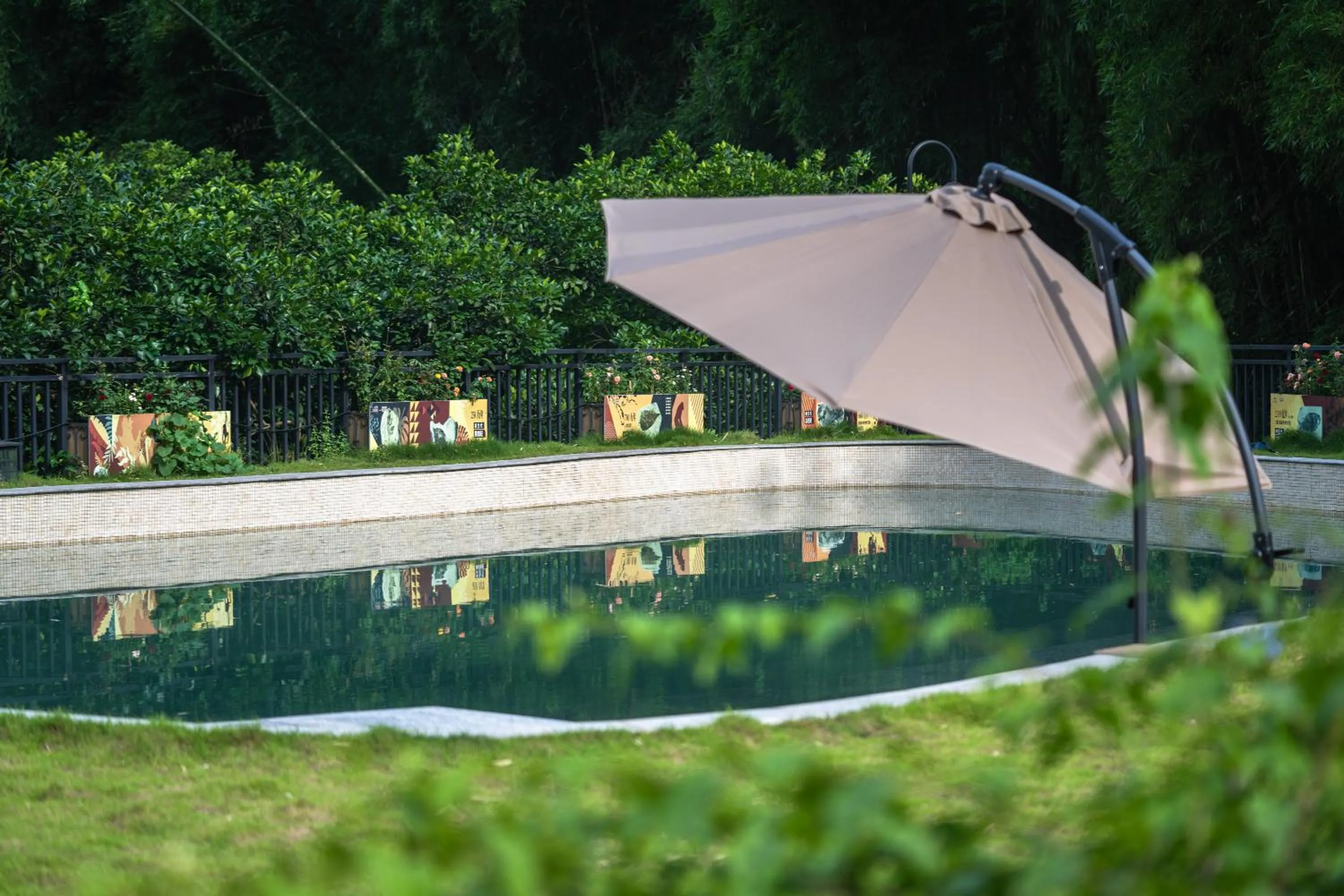 Swimming pool in Yangshuo Xingping Shanshuiyao Resort - Free Train Station Pick Up -Stay 3 days promotion