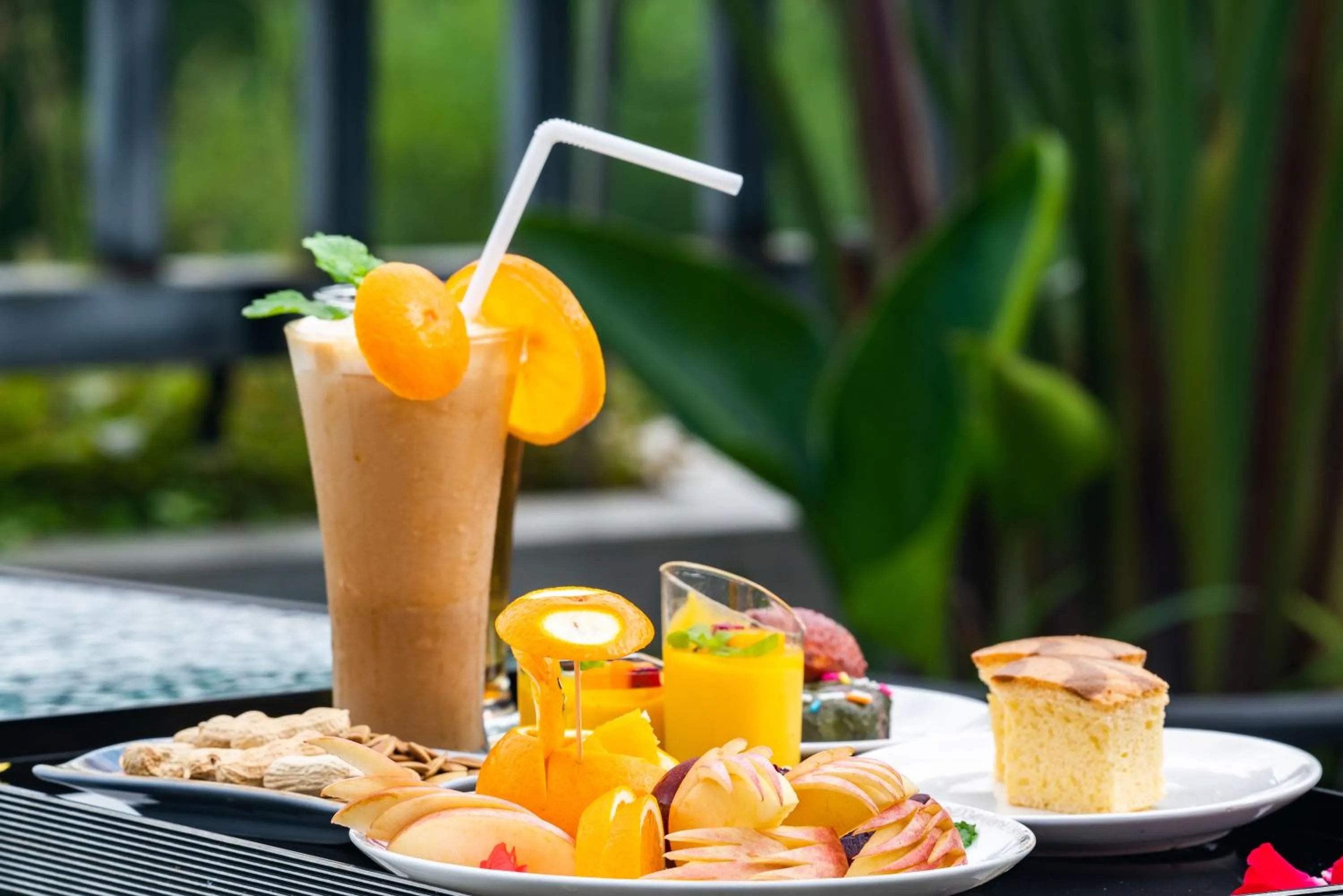 Food and drinks in Yangshuo Xingping Shanshuiyao Resort - Free Train Station Pick Up -Stay 3 days promotion