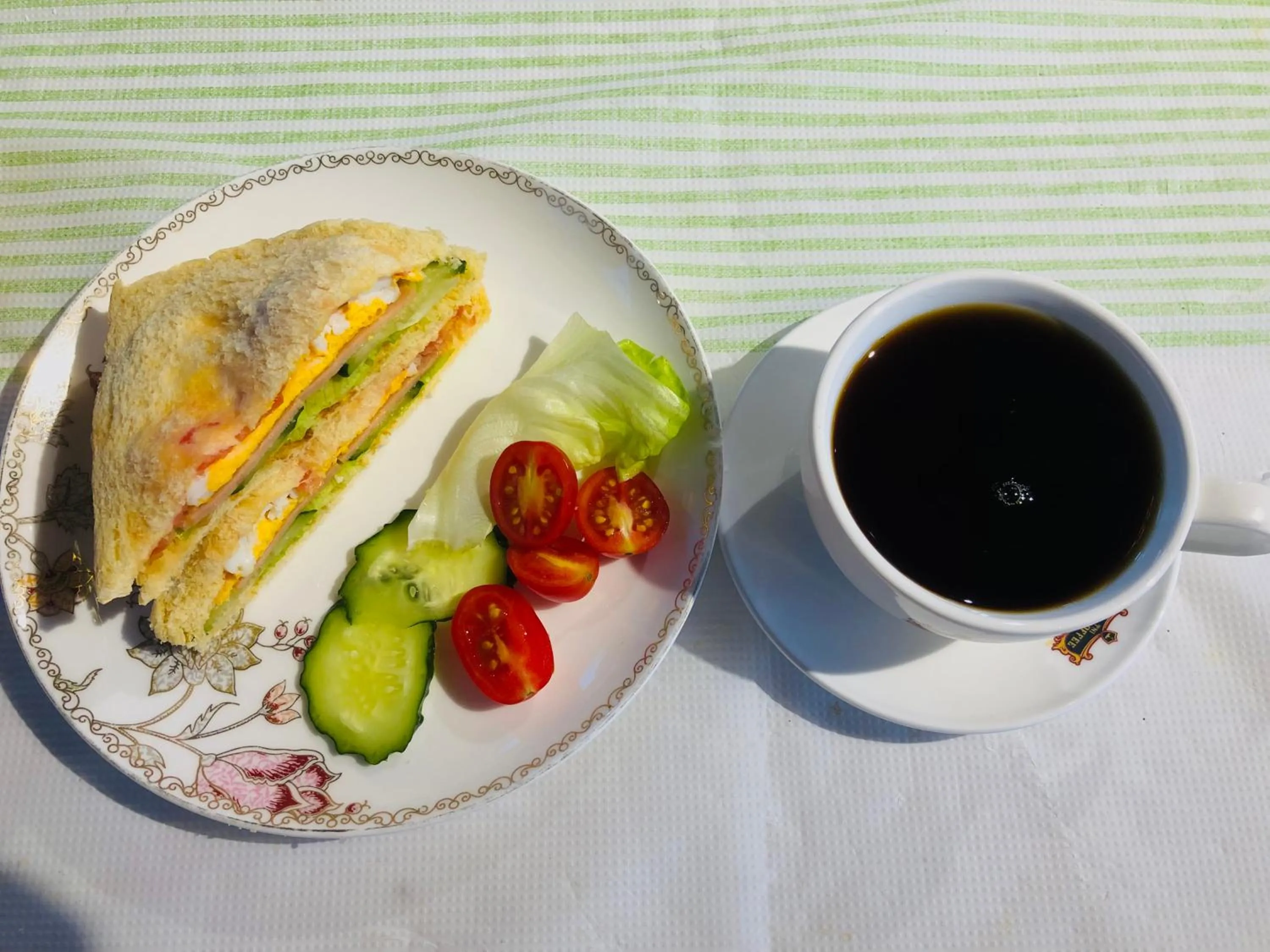 Breakfast in Yangshuo Xingping Shanshuiyao Resort - Free Train Station Pick Up -Stay 3 days promotion