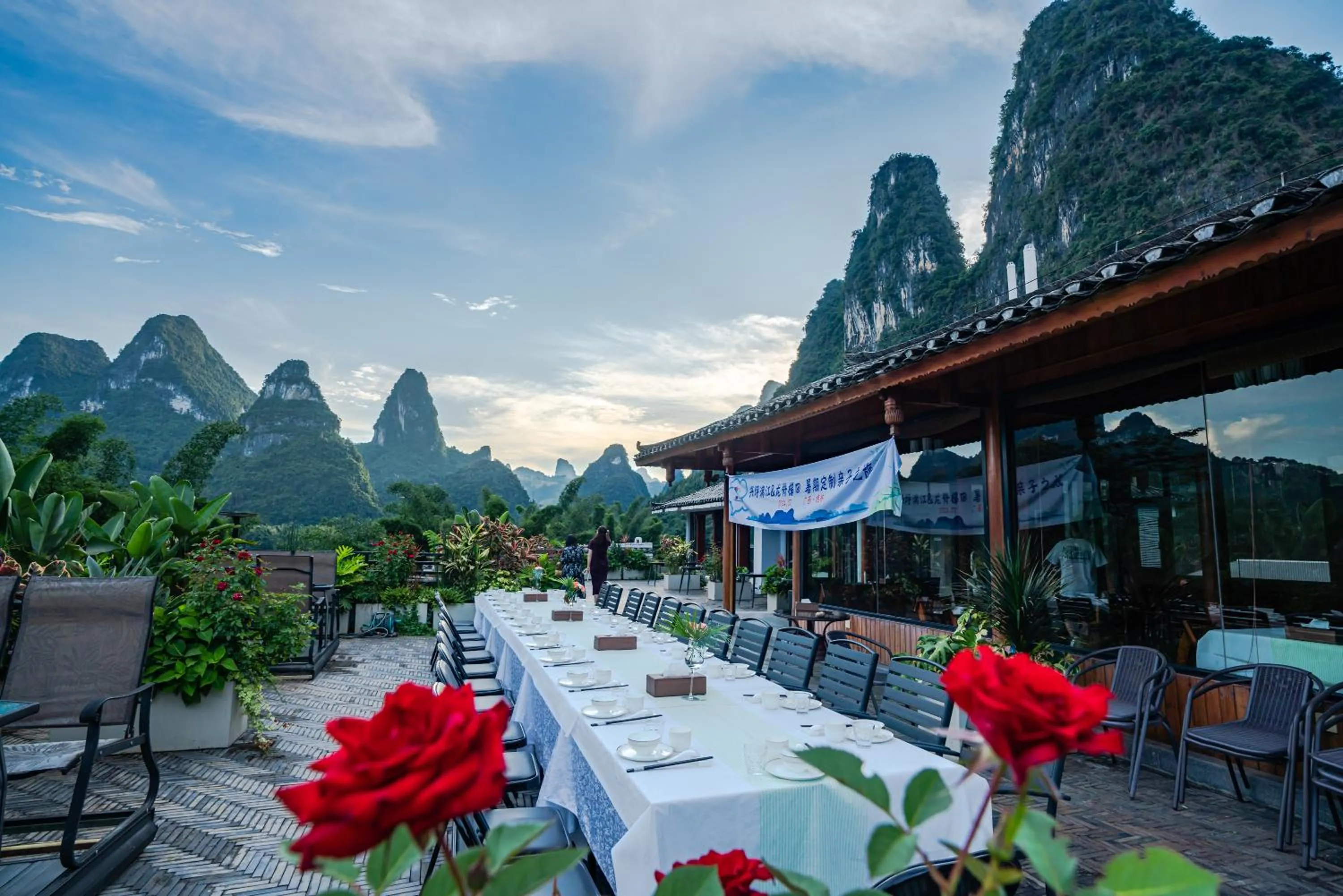 Dinner in Yangshuo Xingping Shanshuiyao Resort - Free Train Station Pick Up -Stay 3 days promotion