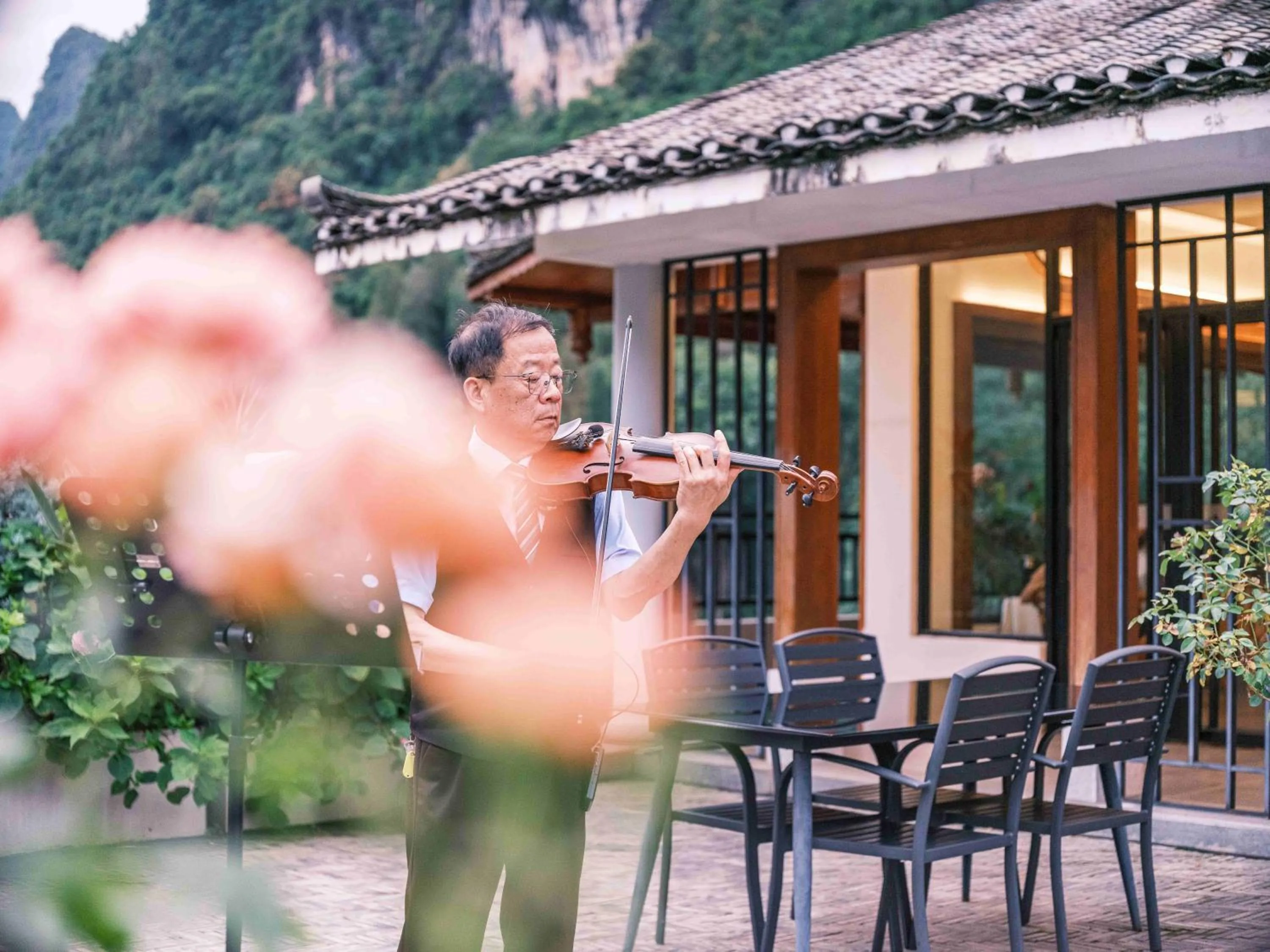 People in Yangshuo Mountain River Ballad Hotel - Free Yangshuo Train Station Pick Up and Drop Off